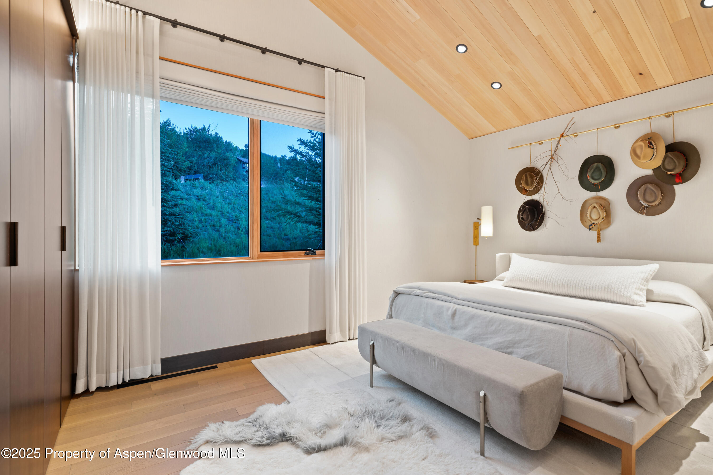 411 Wood Road, 10 Property Photo 13