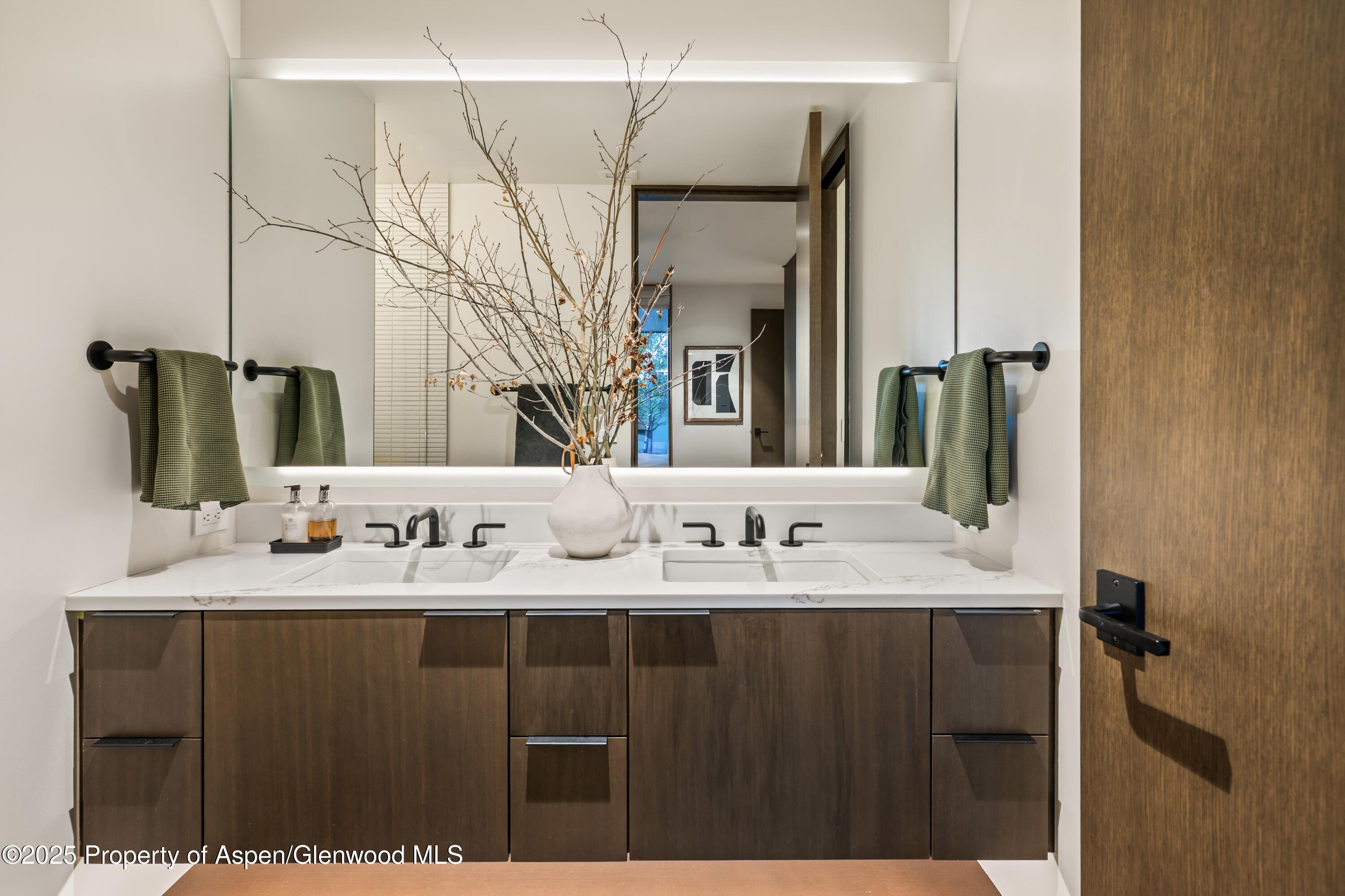 411 Wood Road, 10 Property Photo 17