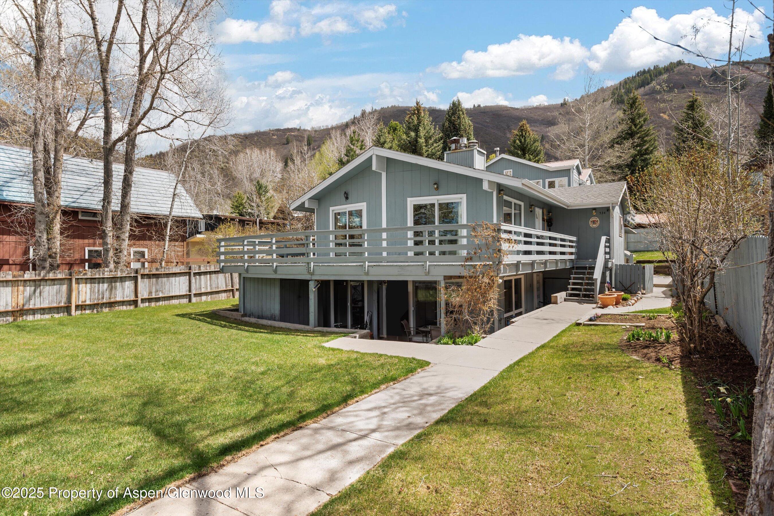 534/536 Spruce Street Property Photo 1