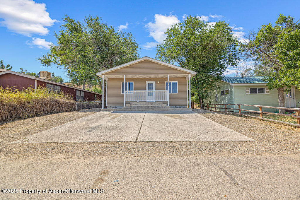 627 Lake Street Property Photo