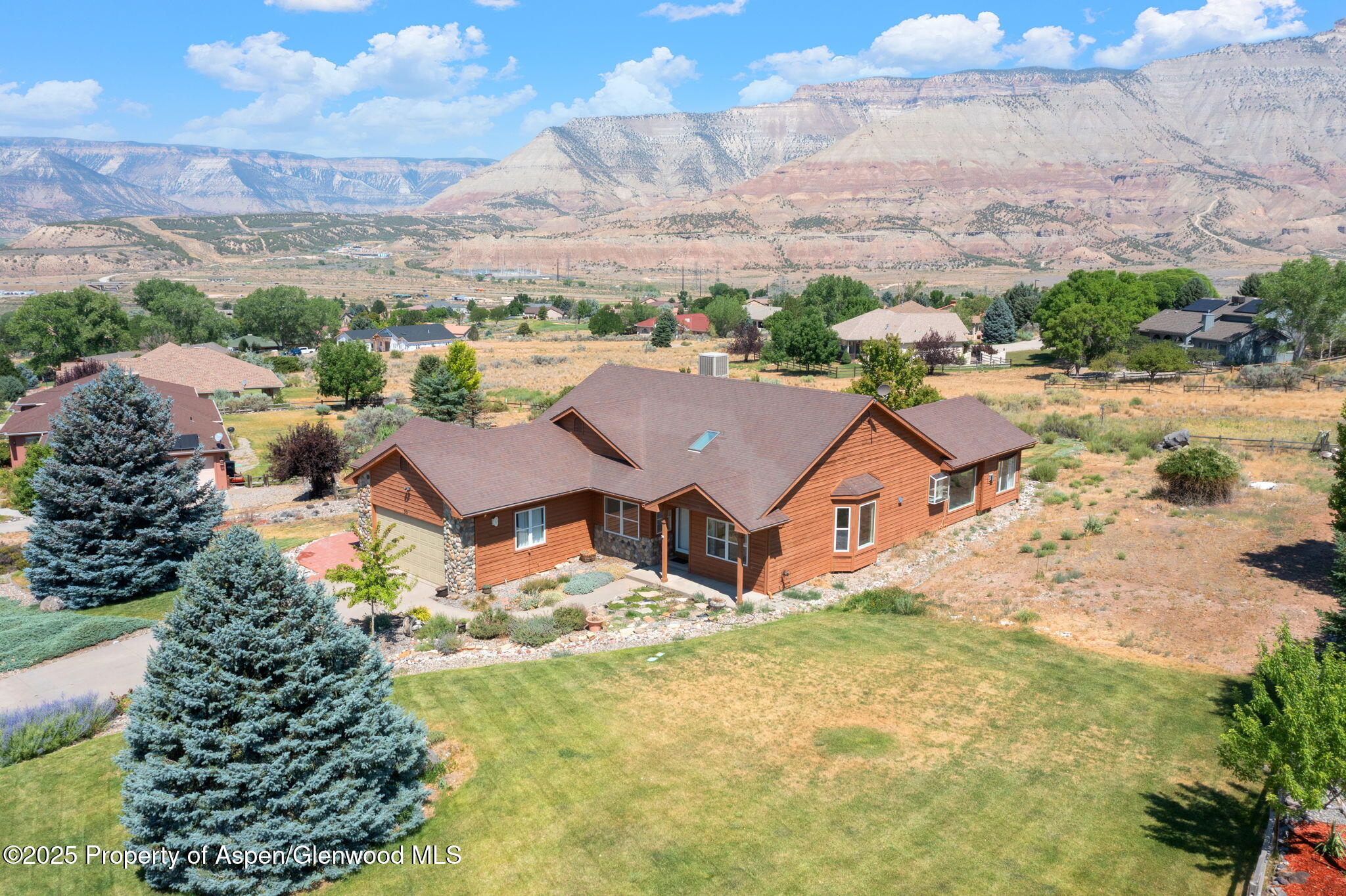 301 Roan Creek Drive Property Photo 1