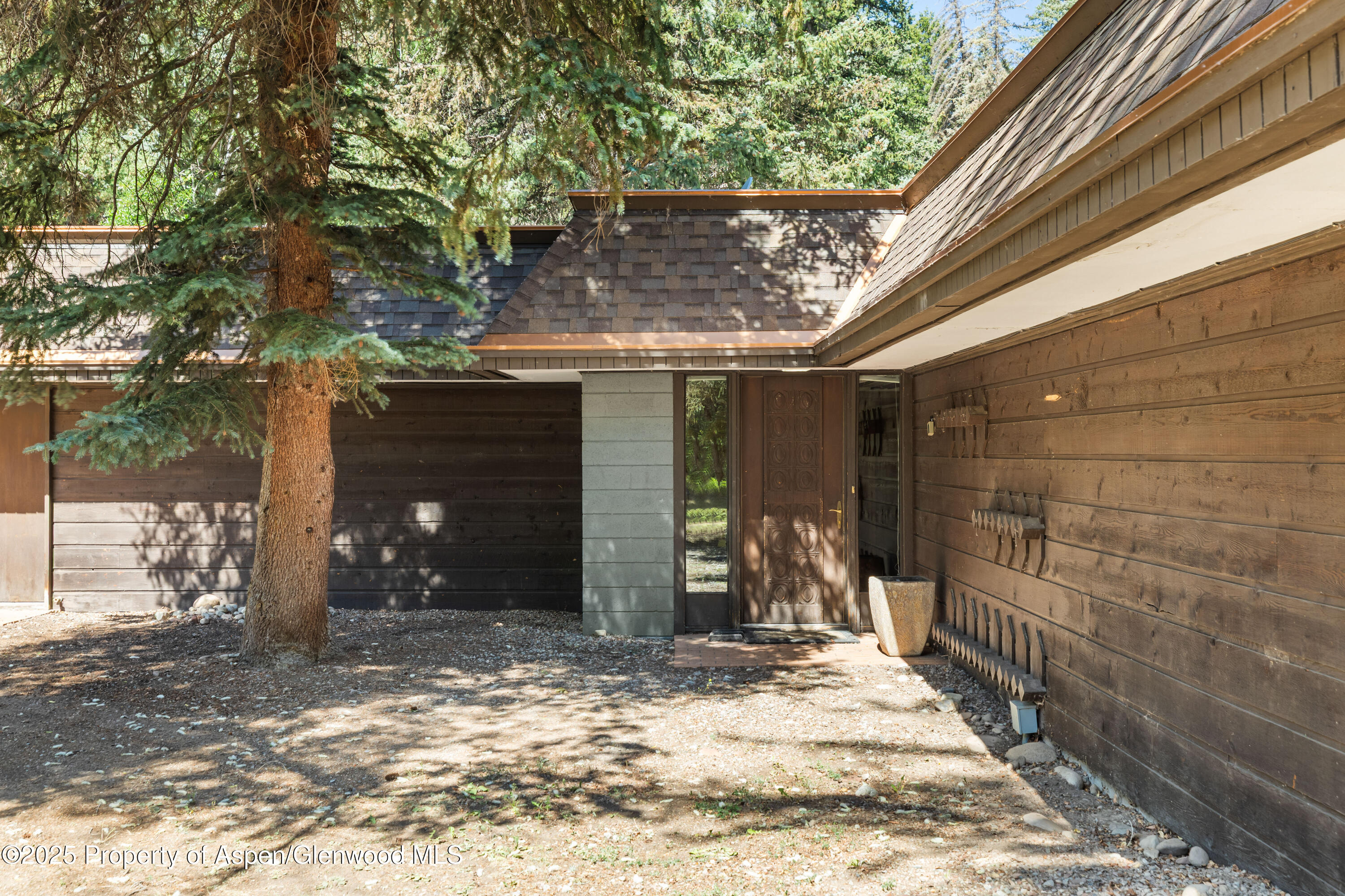 820 Twining Flats Road Property Photo 2