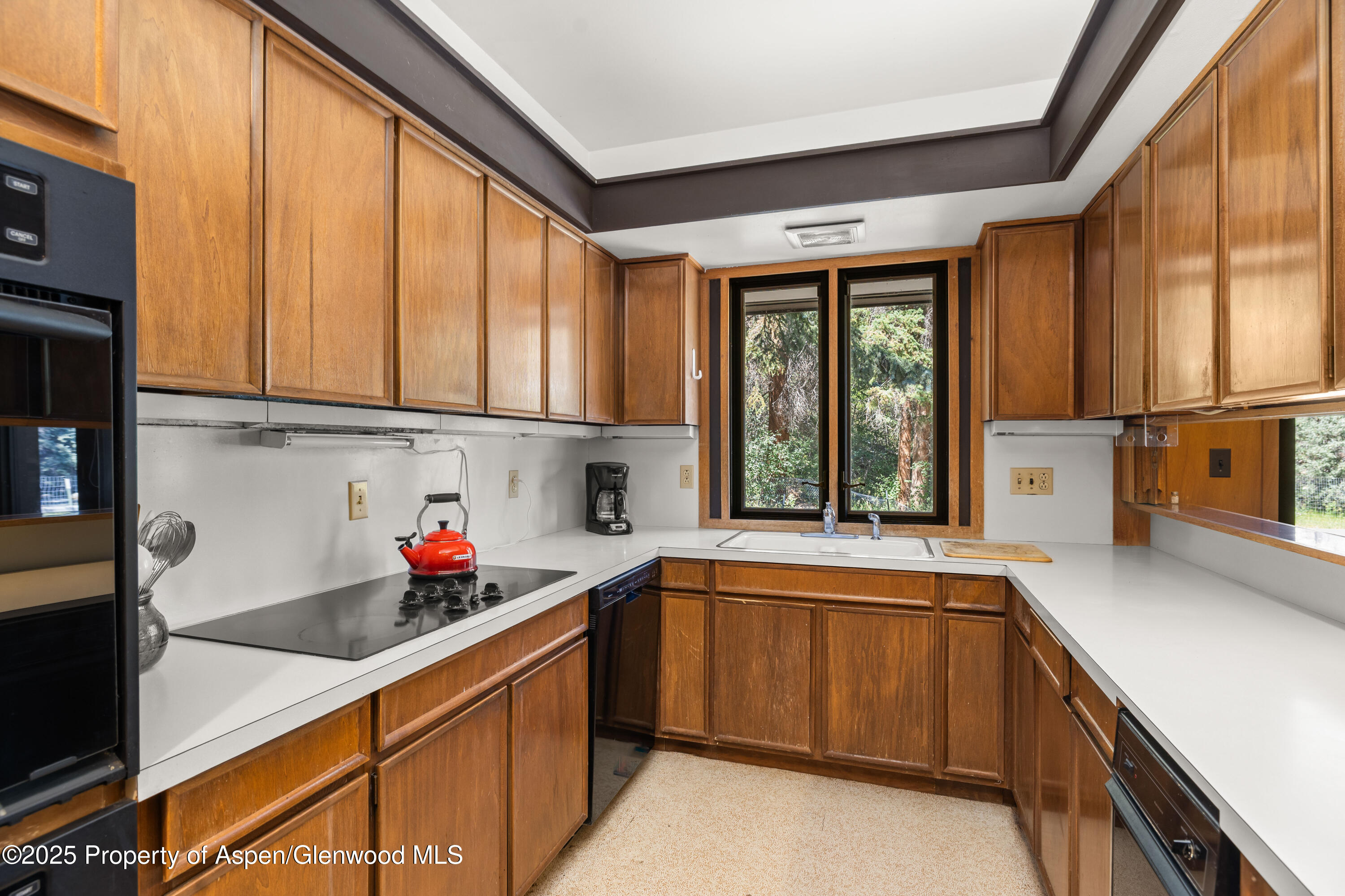 820 Twining Flats Road Property Photo 8