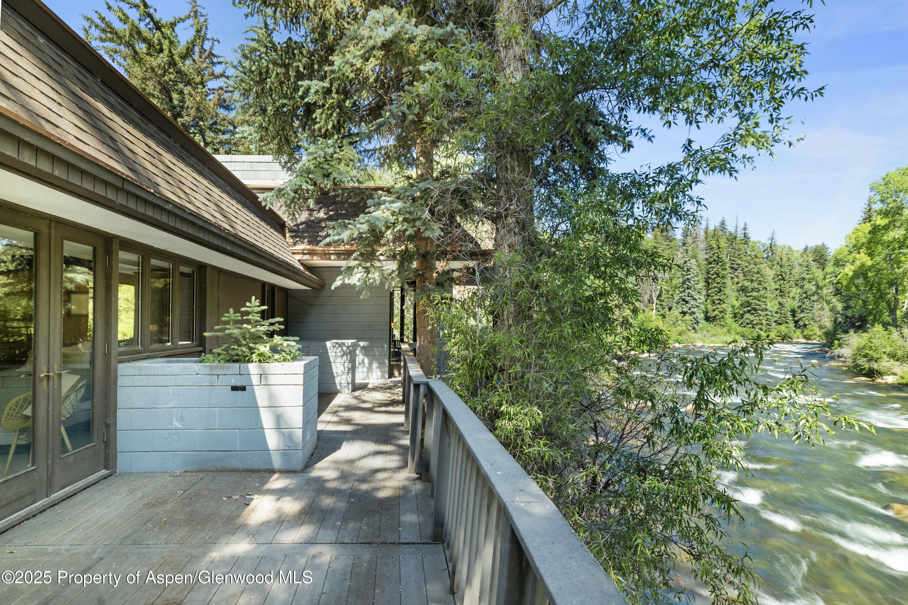 820 Twining Flats Road Property Photo 11