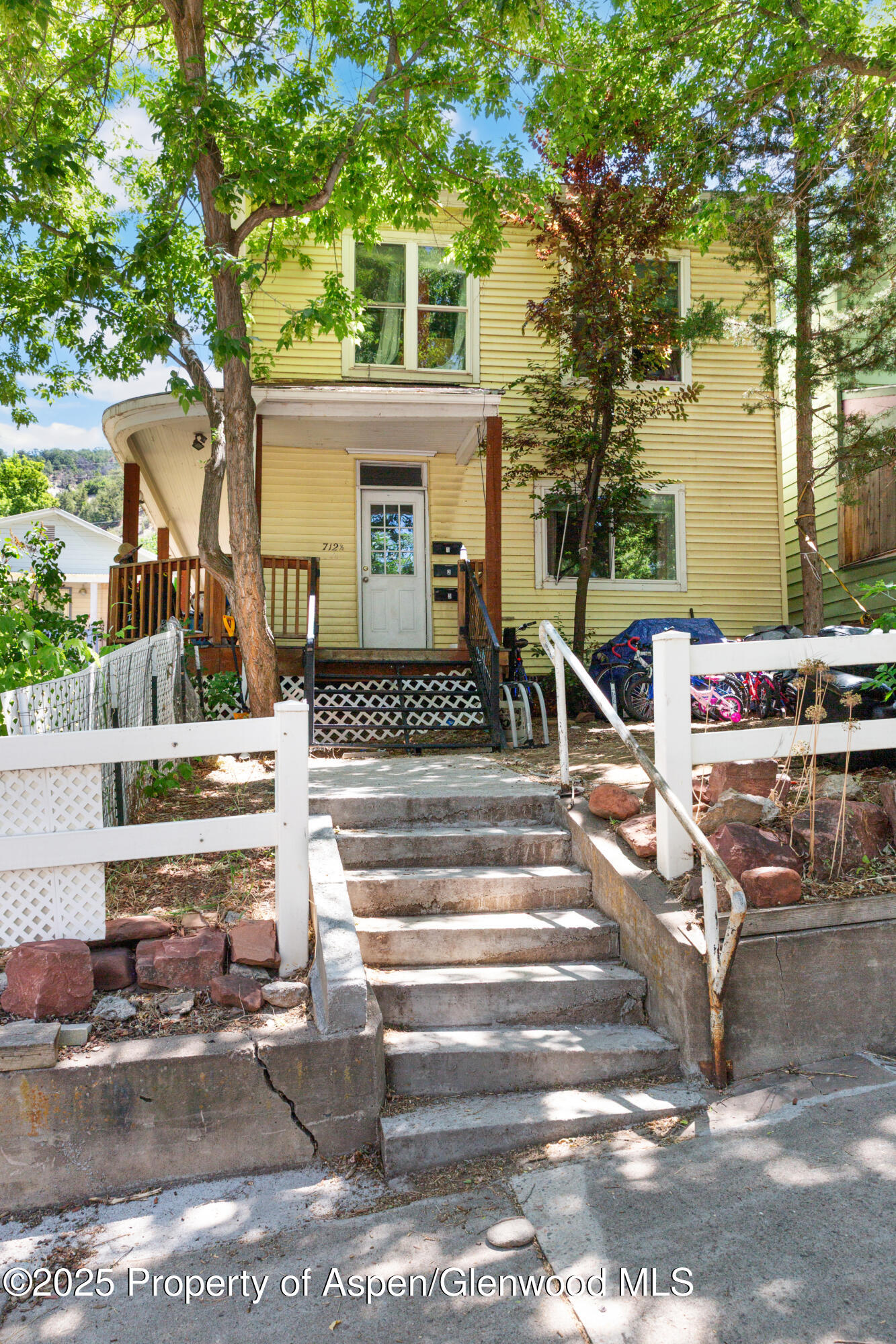 712.5 Bennett Avenue, #1 Property Photo 1