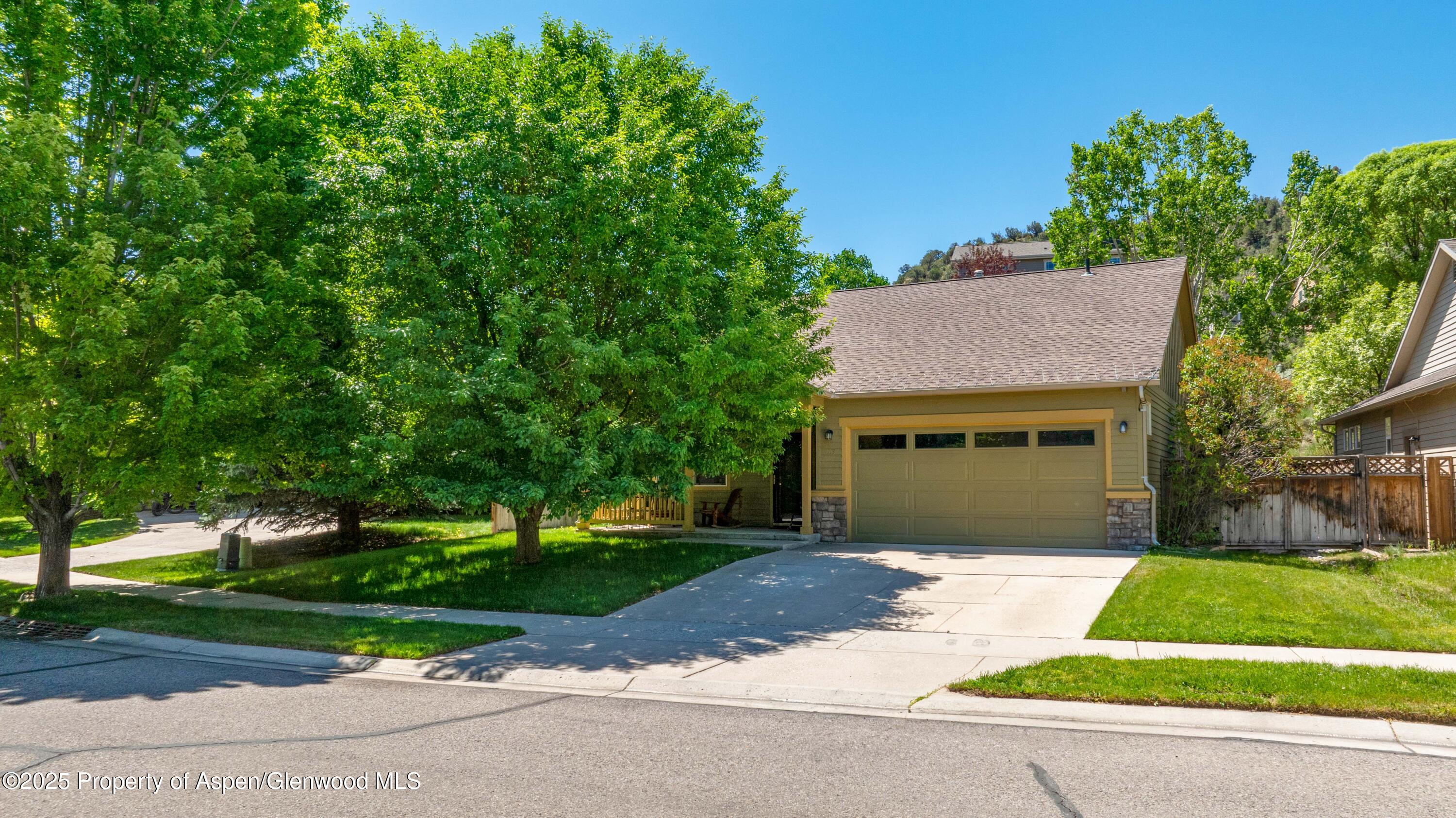 663 S Wildhorse Drive Property Photo 1