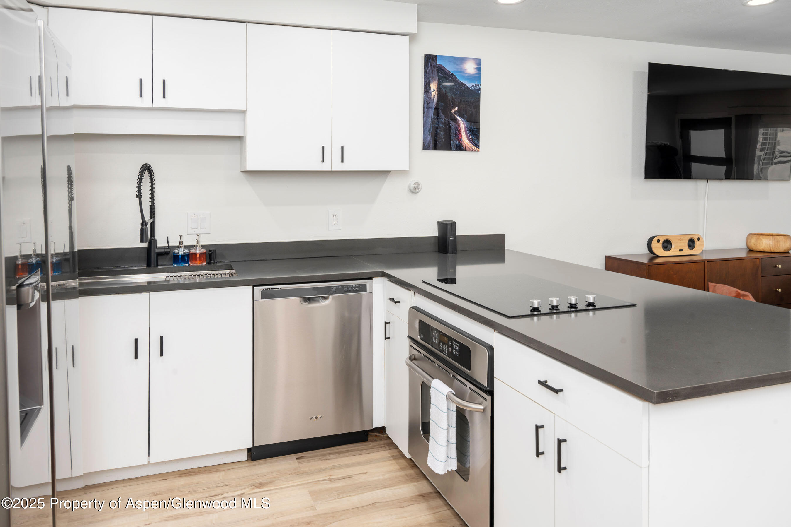 100 E Dean Street, Unit 1-d Property Photo 11