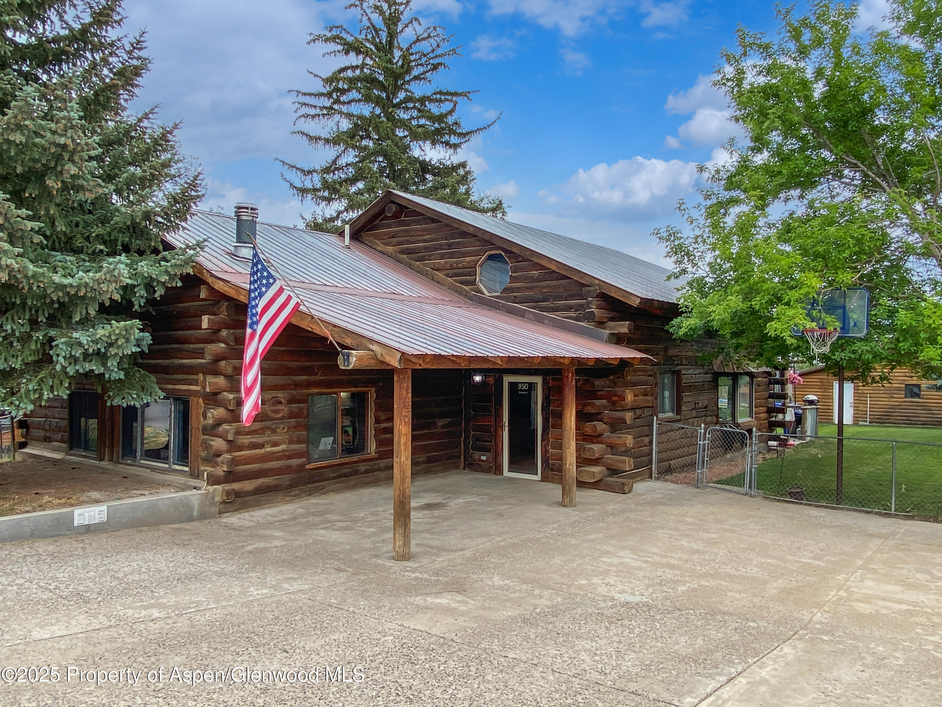 950 Cleveland Street Property Photo 1