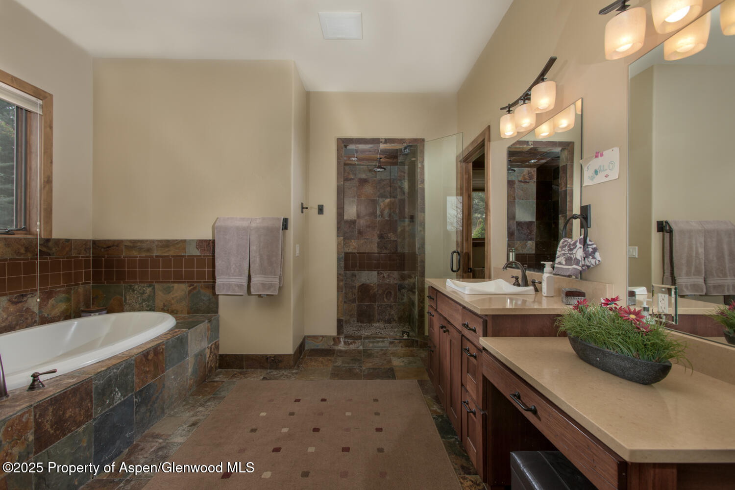 1204 Huebinger Drive Property Photo 12
