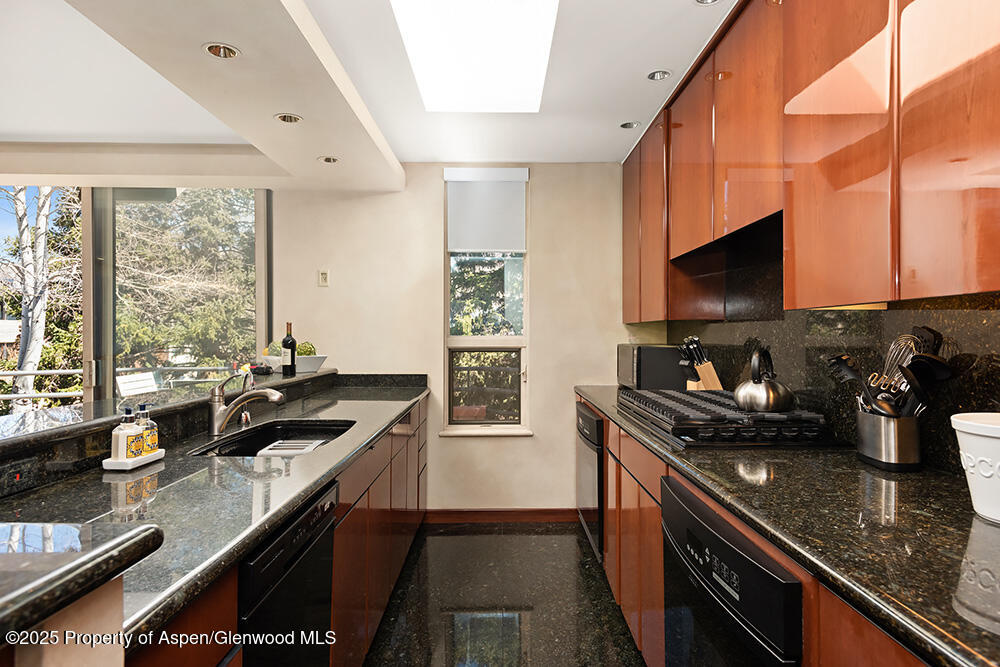 208 S Spring Street #1 Property Photo 11