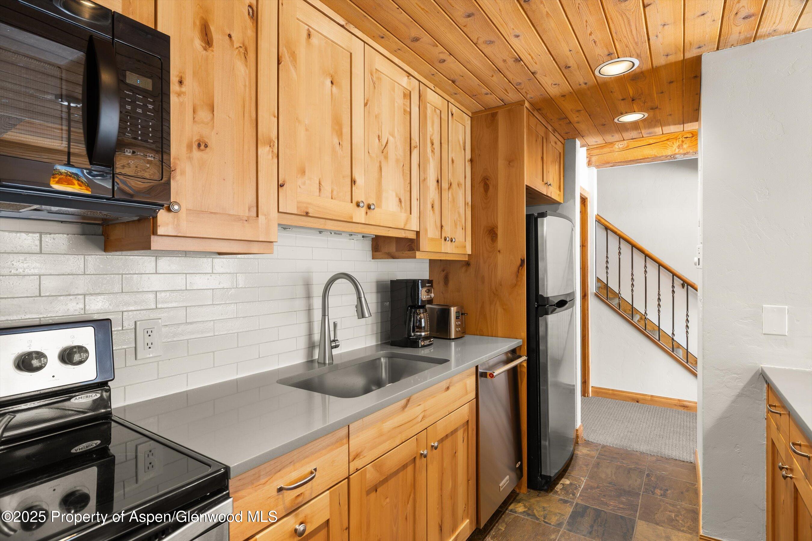 1039 E Cooper Avenue 21a Property Photo 11
