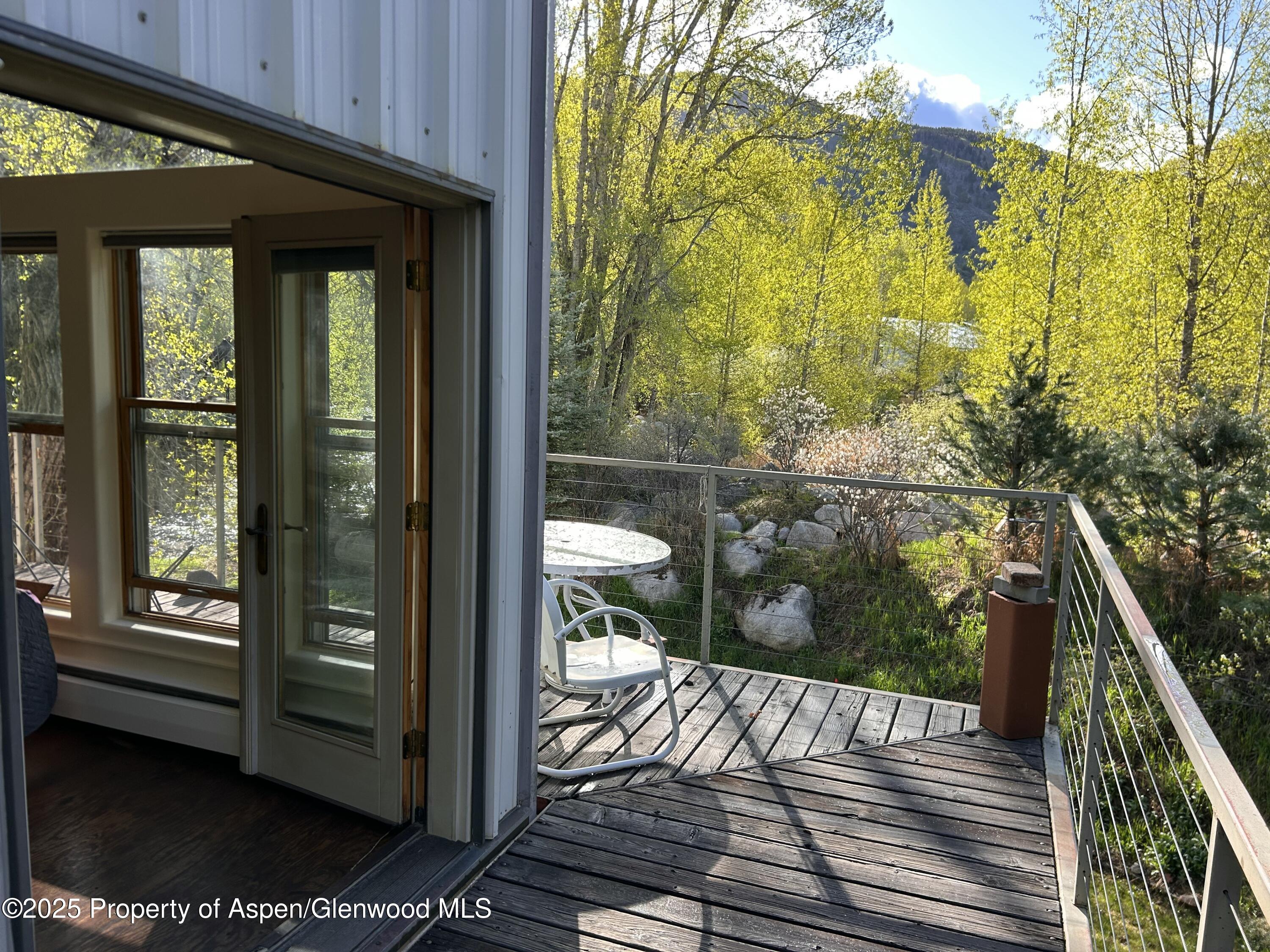 410 N Mill Street Property Photo 1