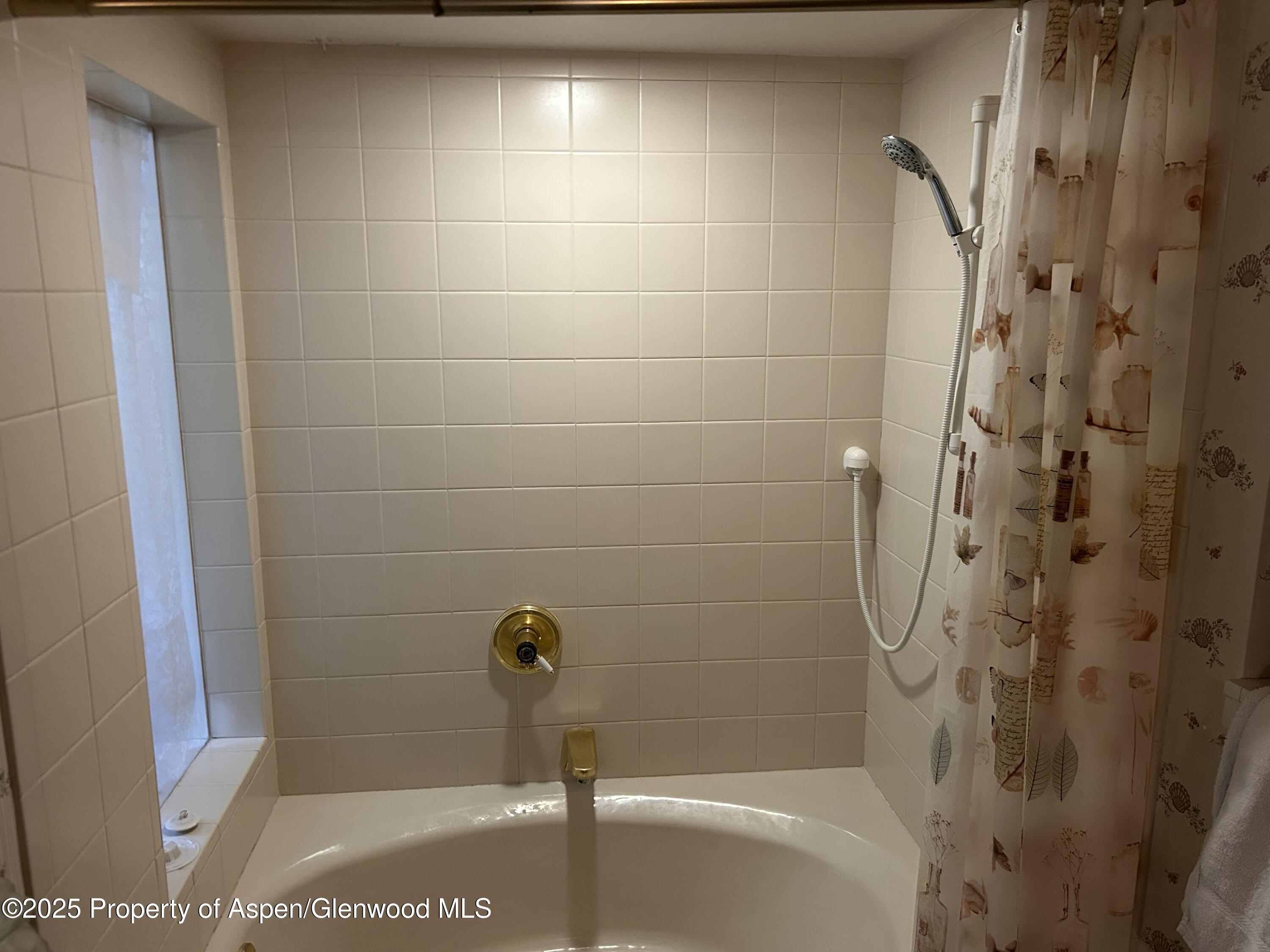 410 N Mill Street Property Photo 8