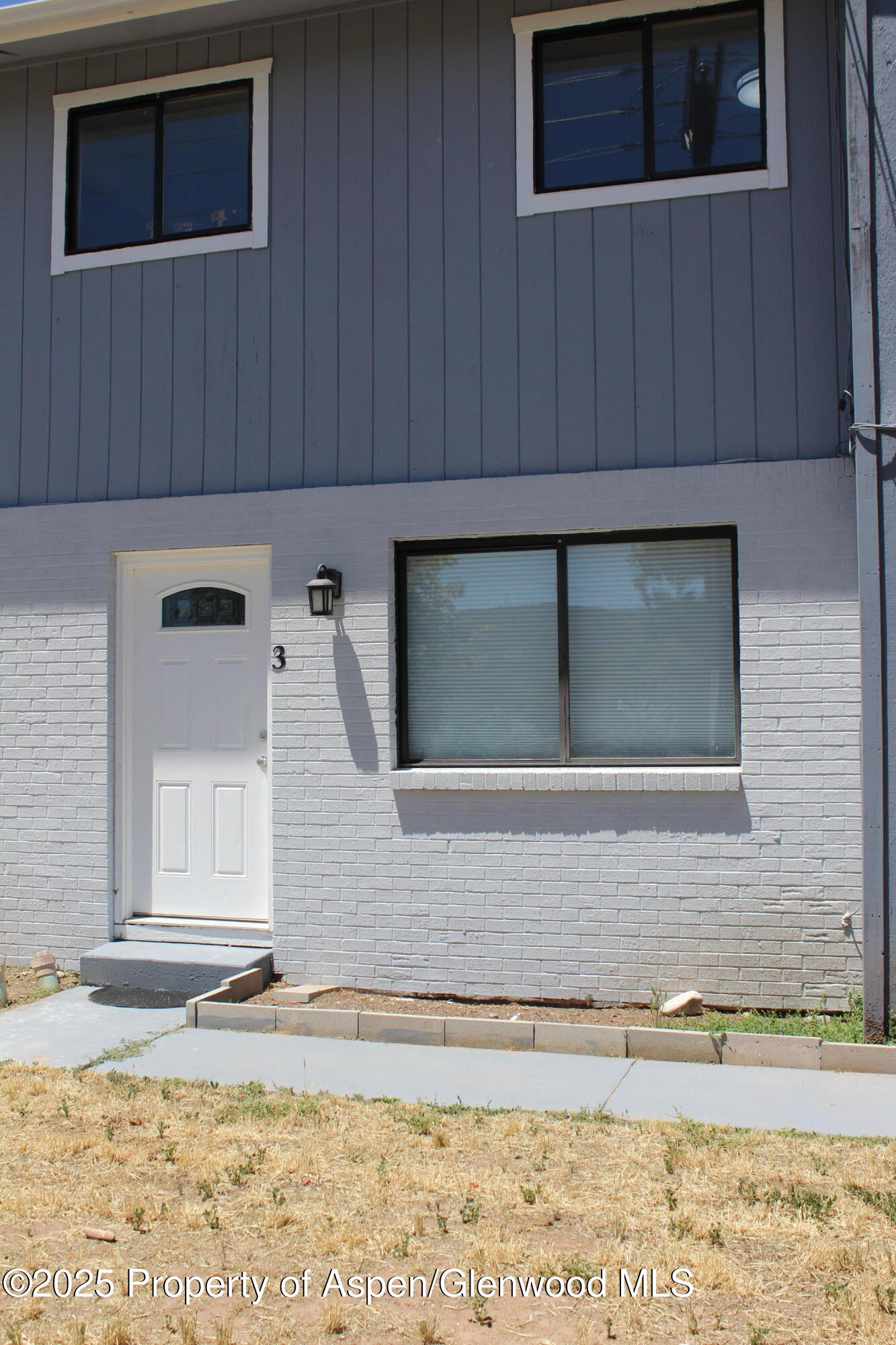 1322 E 7th Street, 3 Property Photo 2