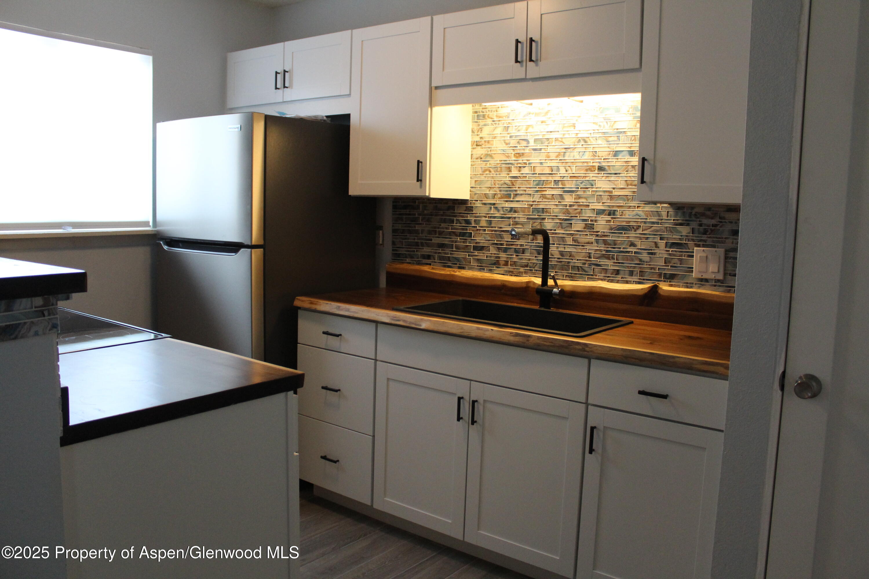 1322 E 7th Street, 3 Property Photo 3