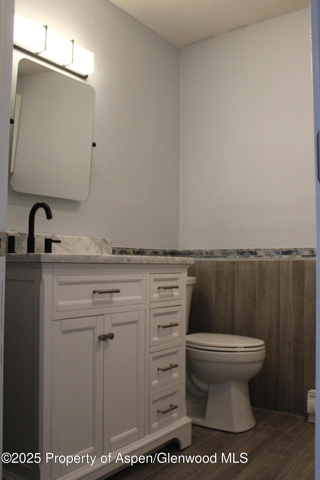 1322 E 7th Street, 3 Property Photo 7