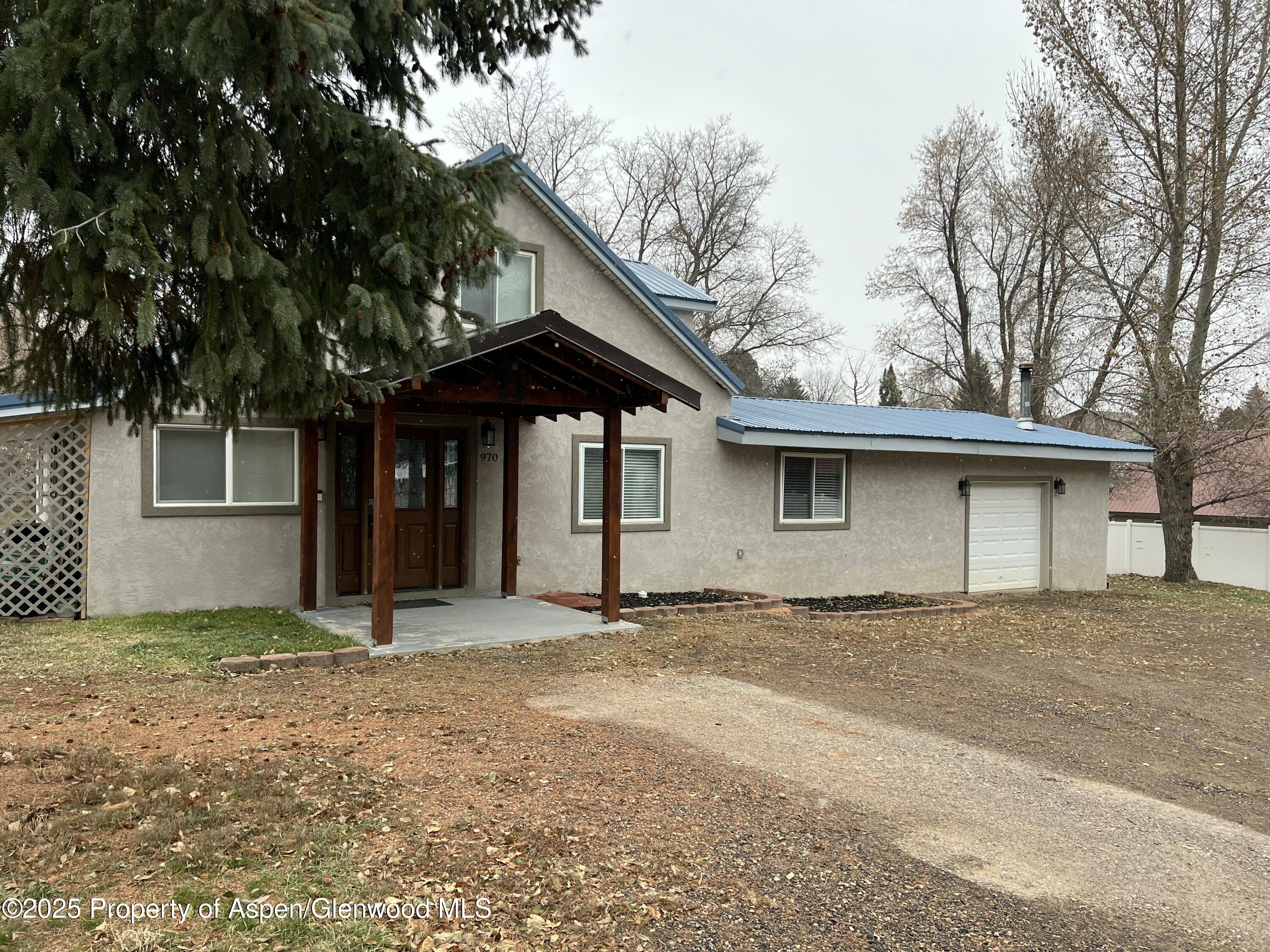 970 6th Street Property Photo 1
