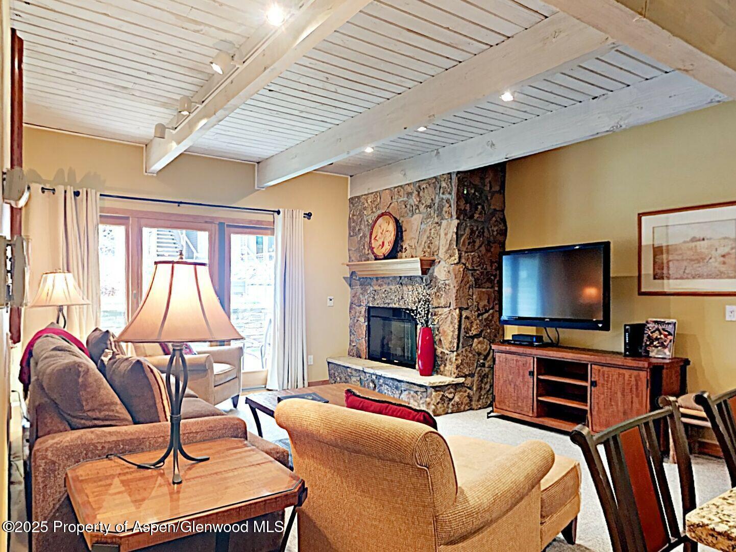 690 Carriage Way, Unit B2g Property Photo 2