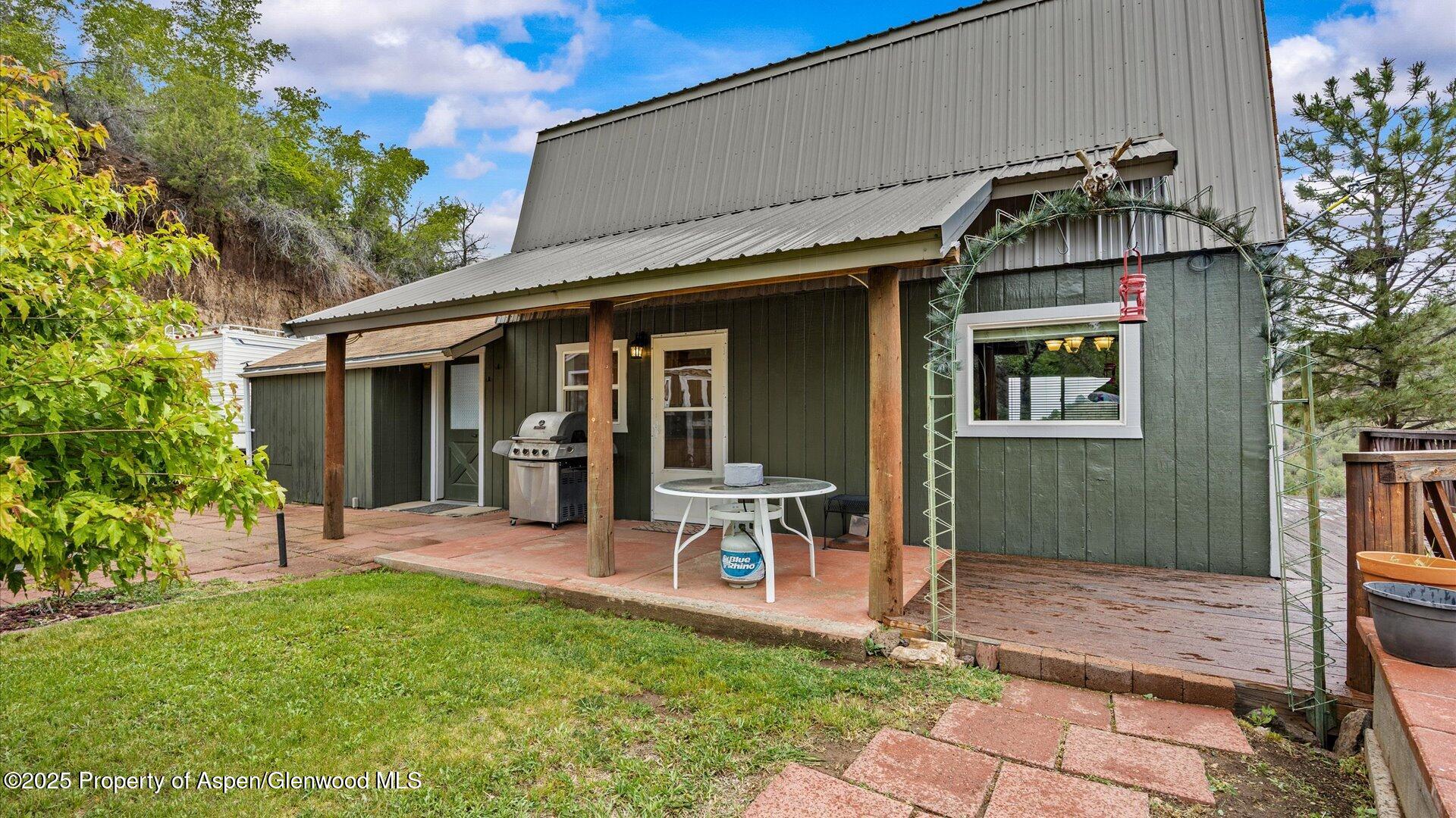 10467 County Road 320 Property Photo 2