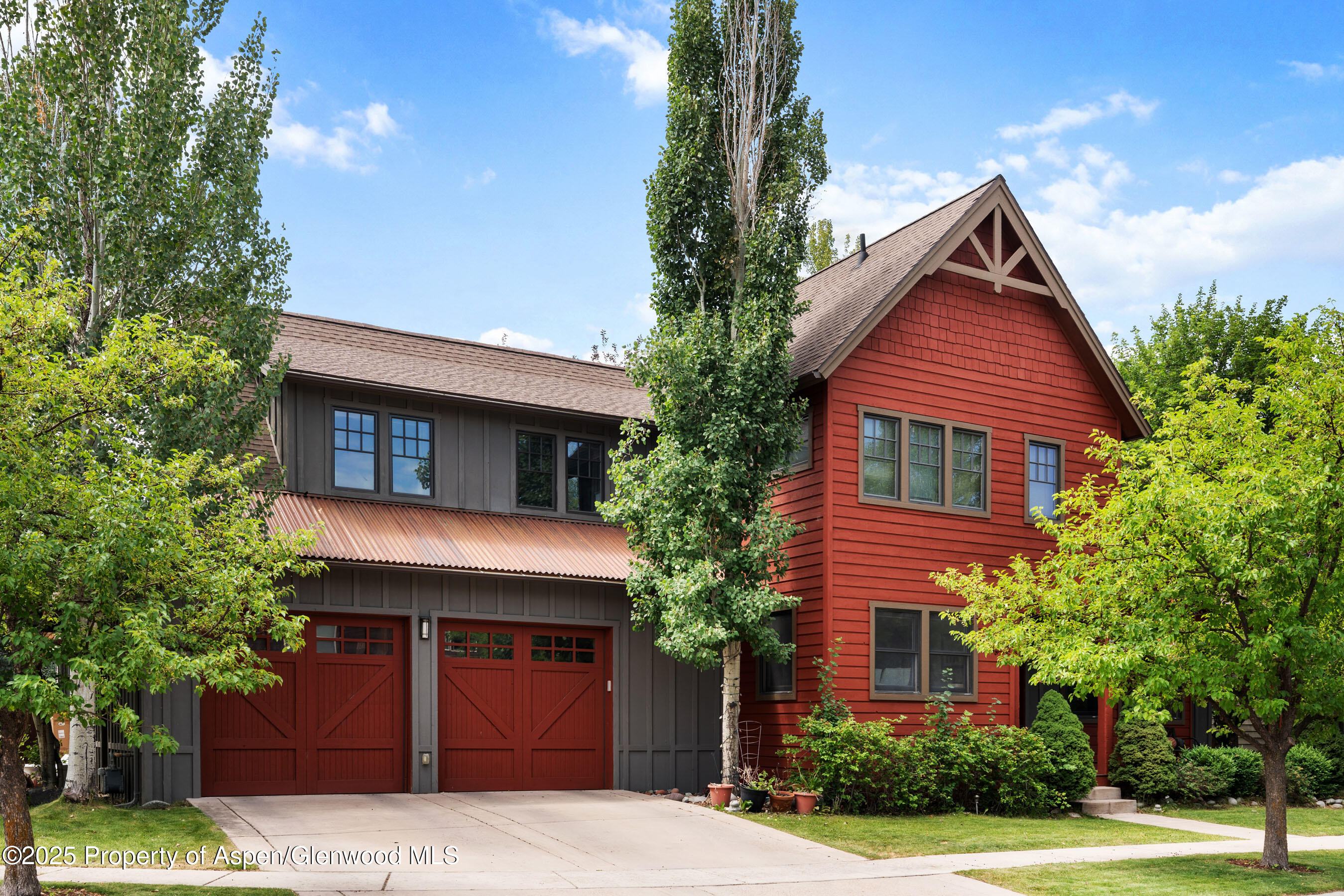 212 Juniper Court Property Photo 1