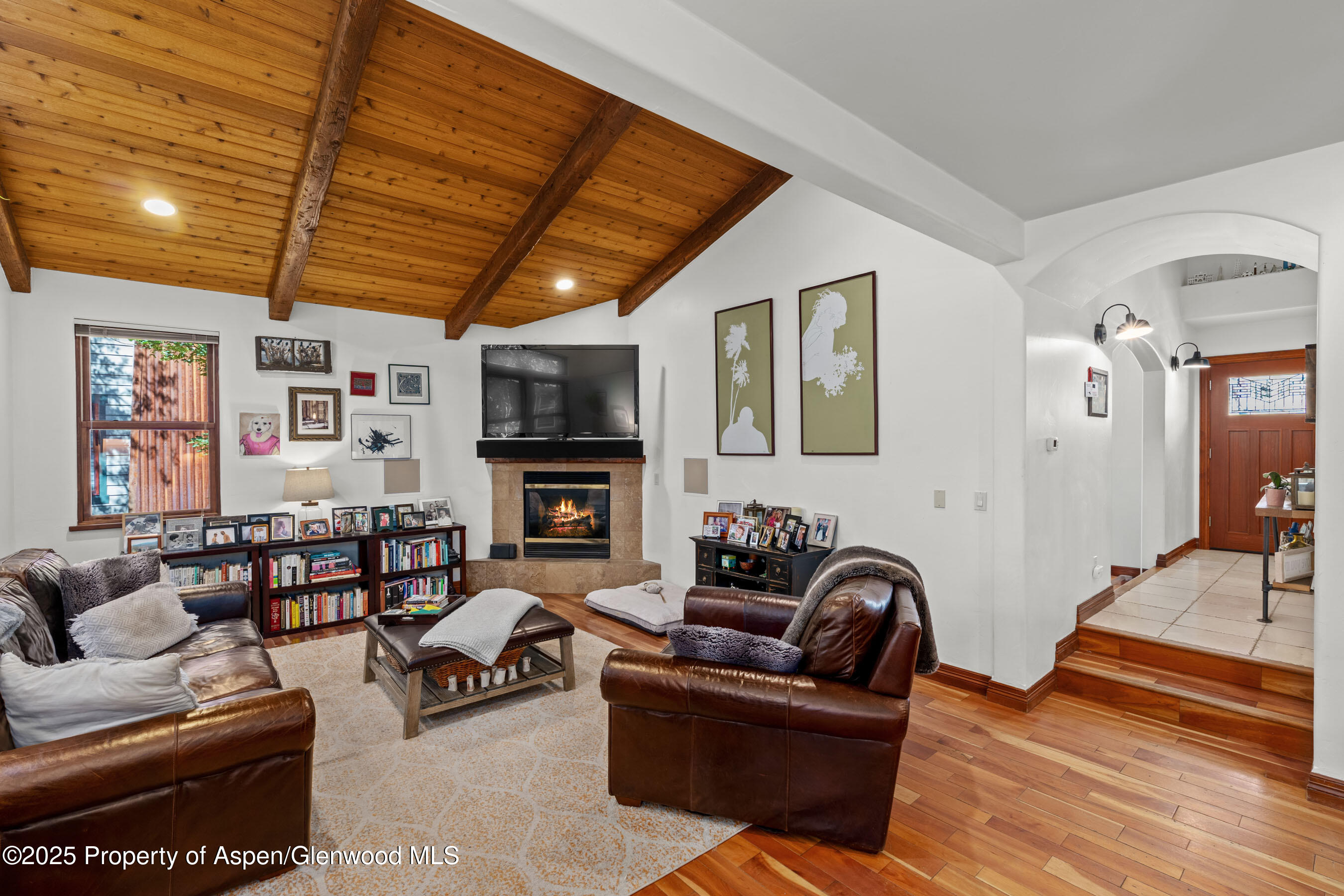 212 Juniper Court Property Photo 4