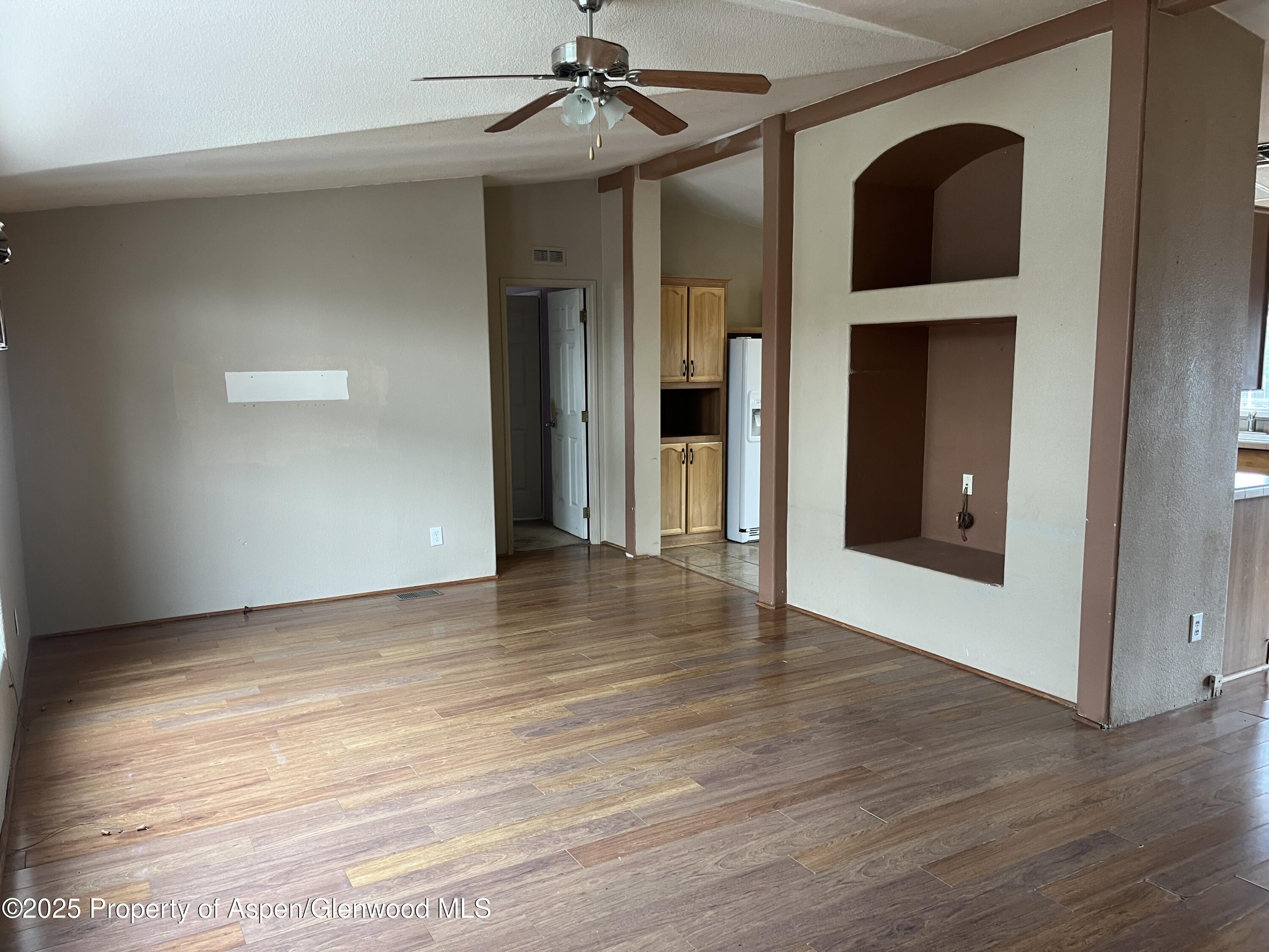 341 Evans Avenue Property Photo 2