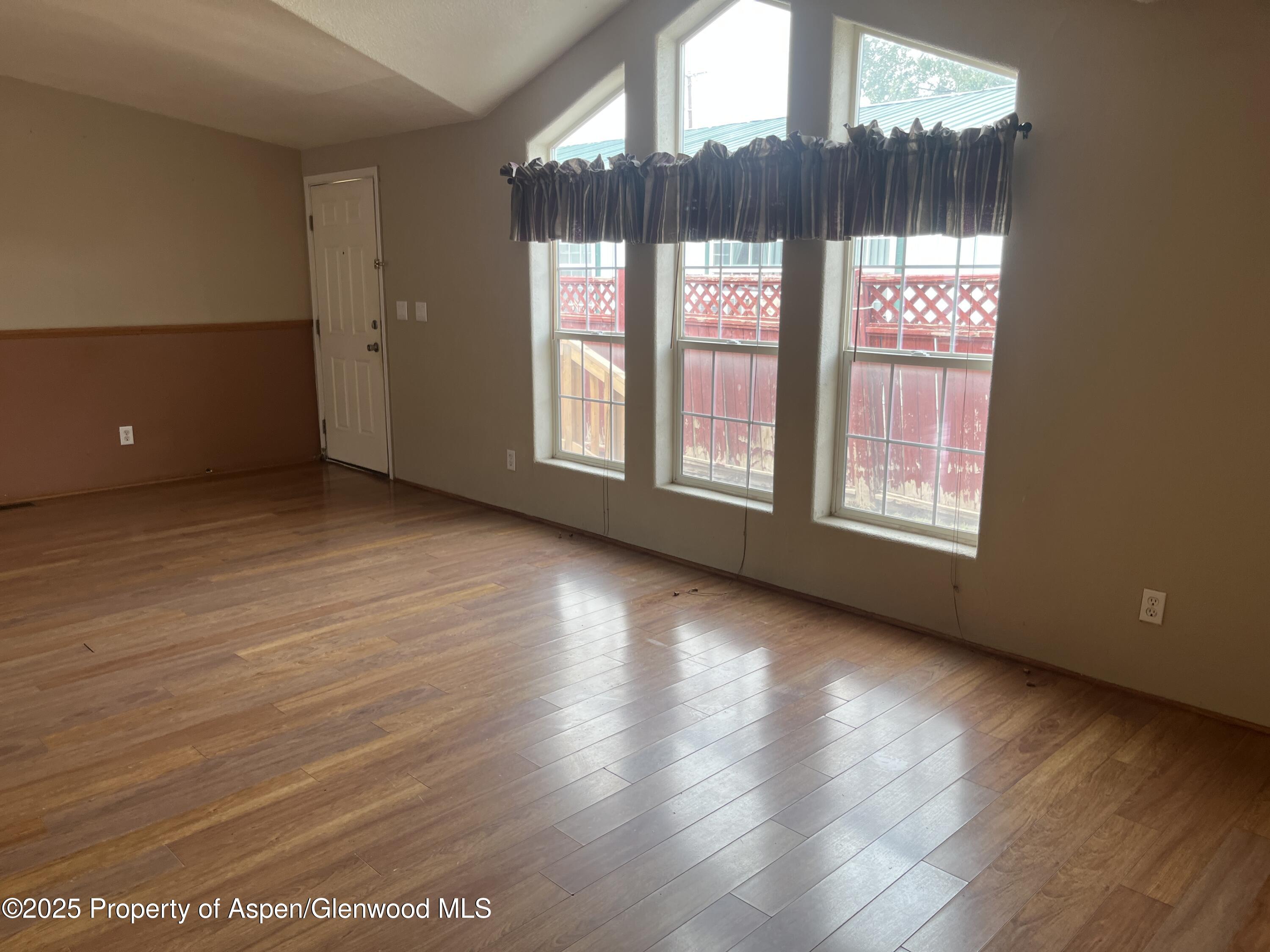 341 Evans Avenue Property Photo 3