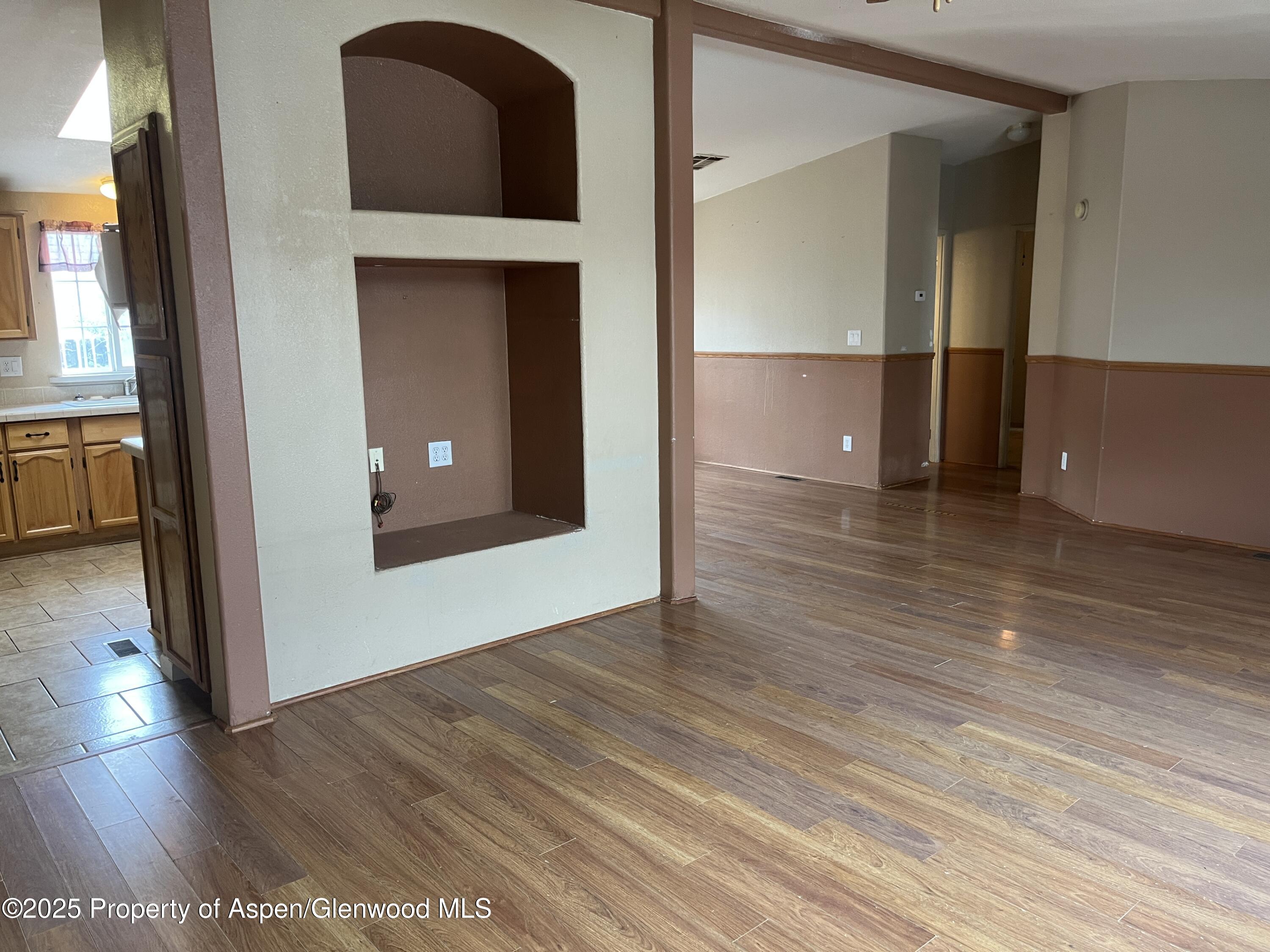 341 Evans Avenue Property Photo 4