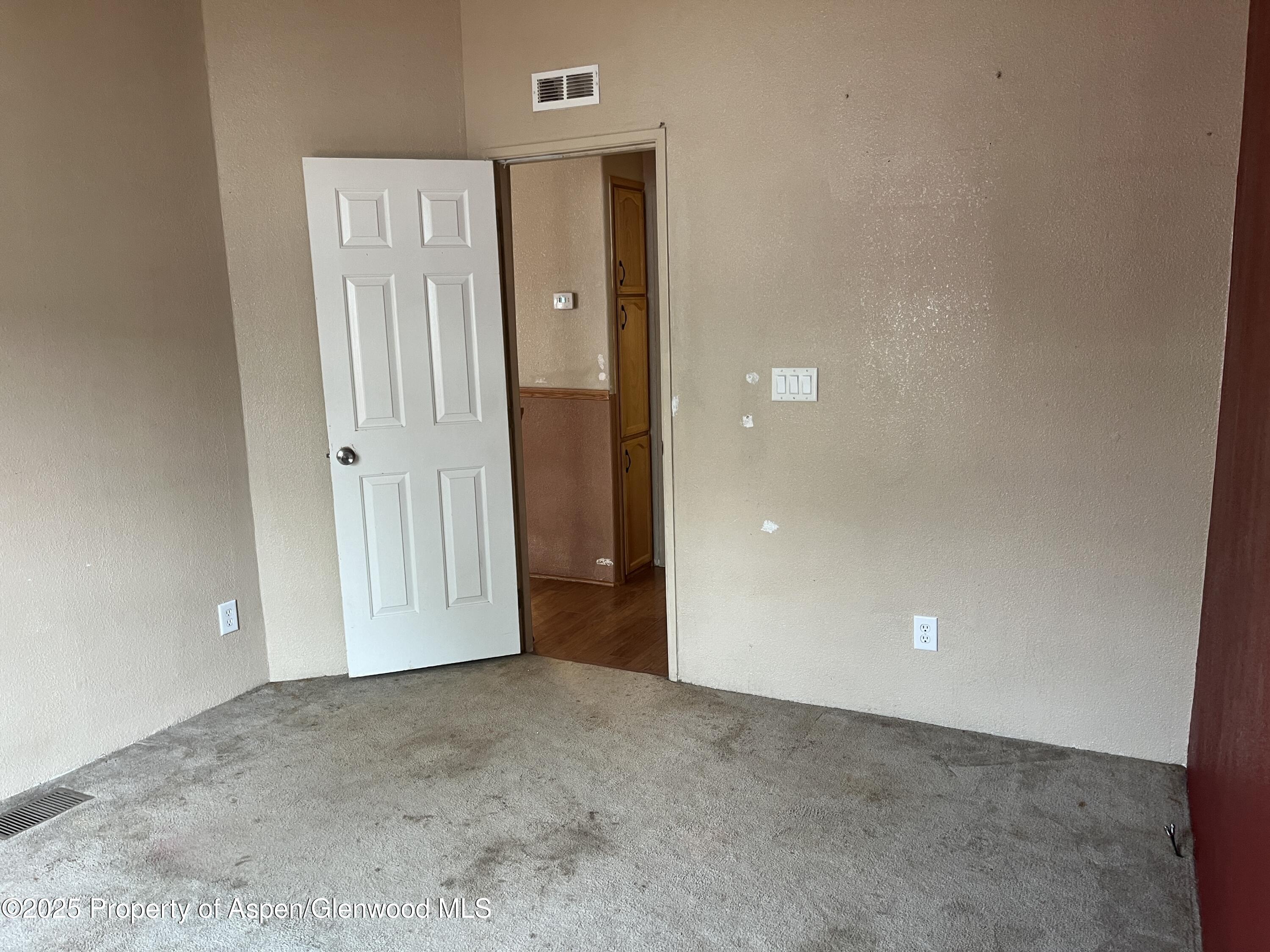 341 Evans Avenue Property Photo 13