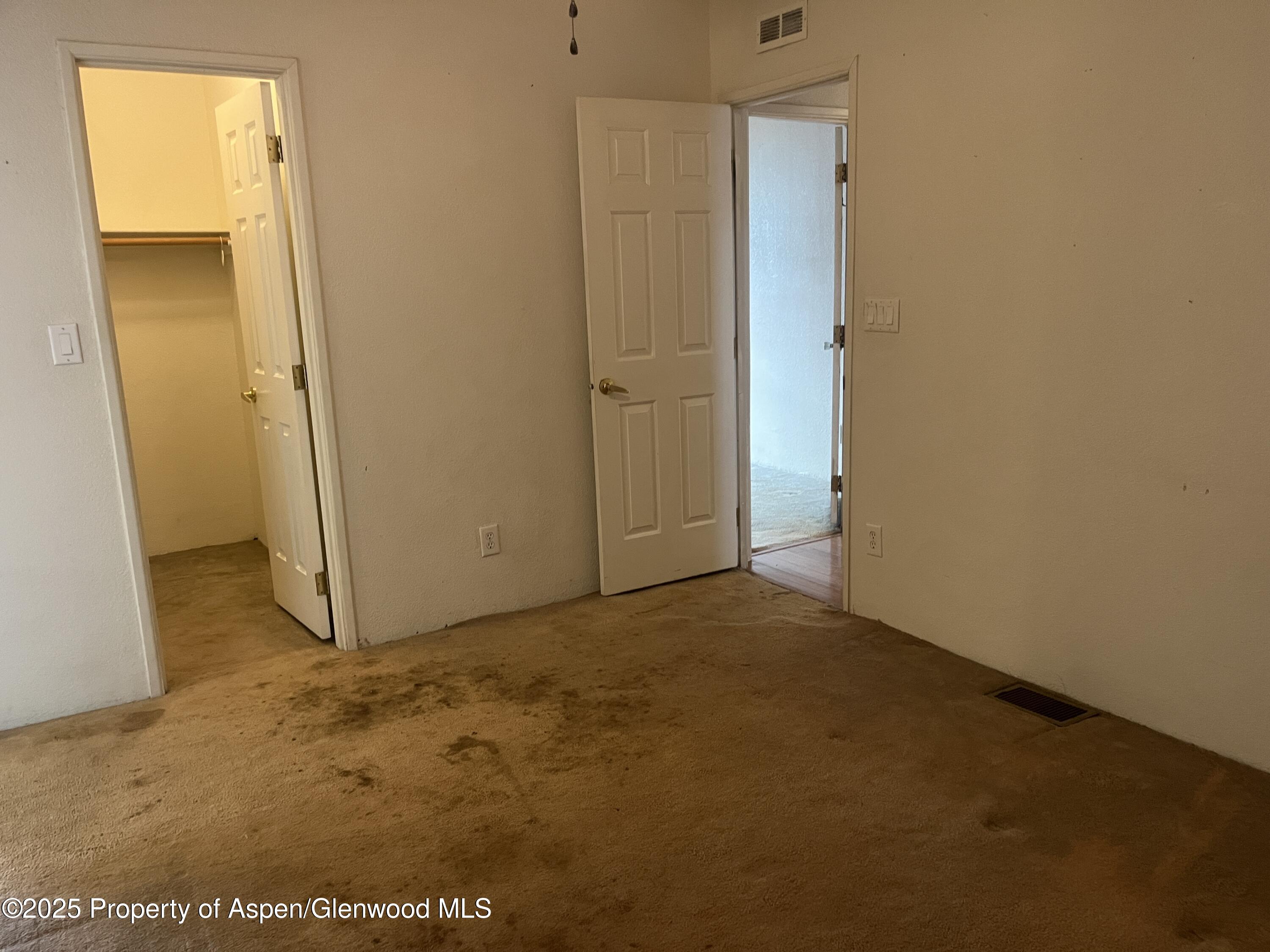 341 Evans Avenue Property Photo 16