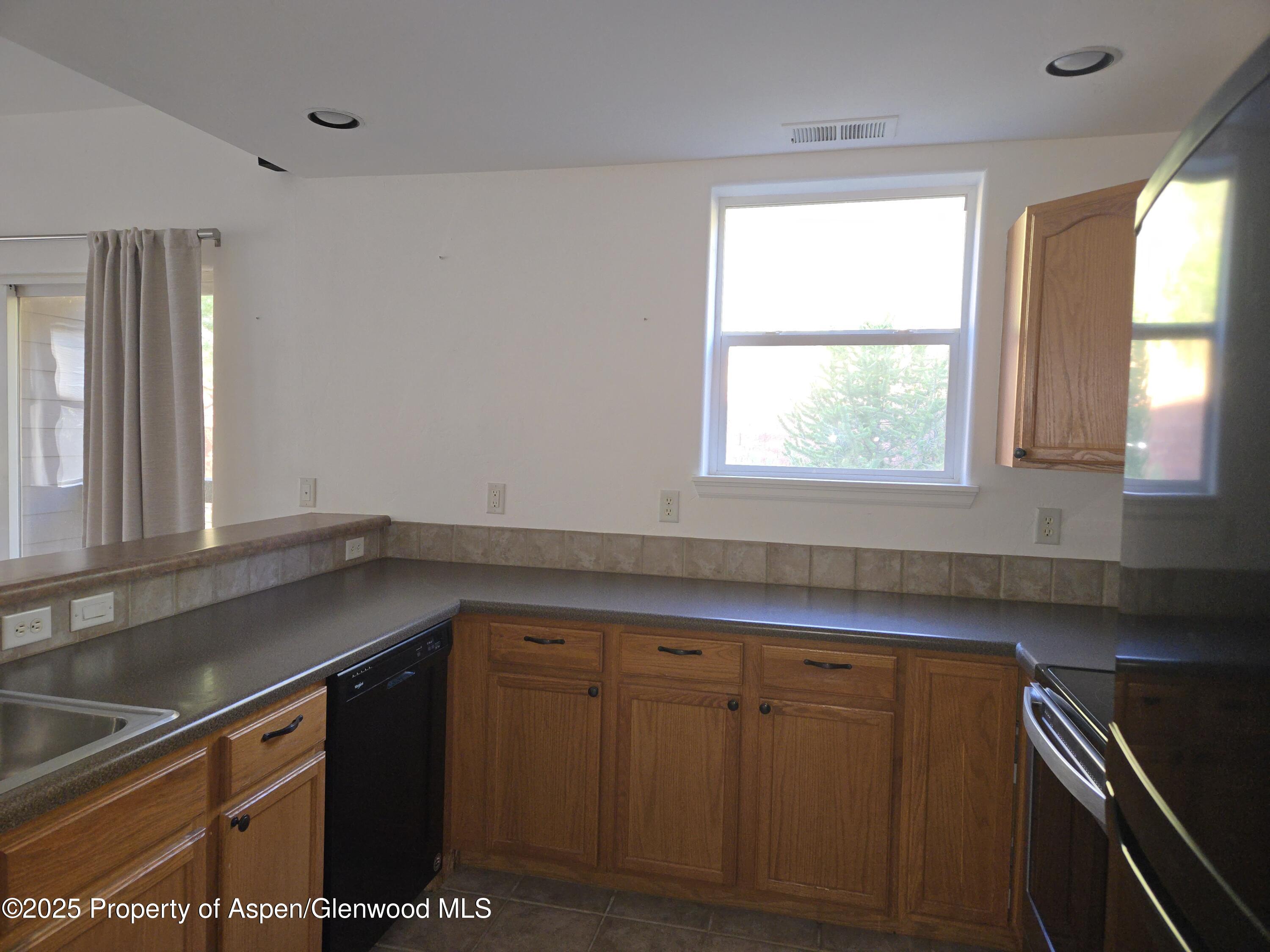 2701 Midland Avenue, 727 Property Photo 5