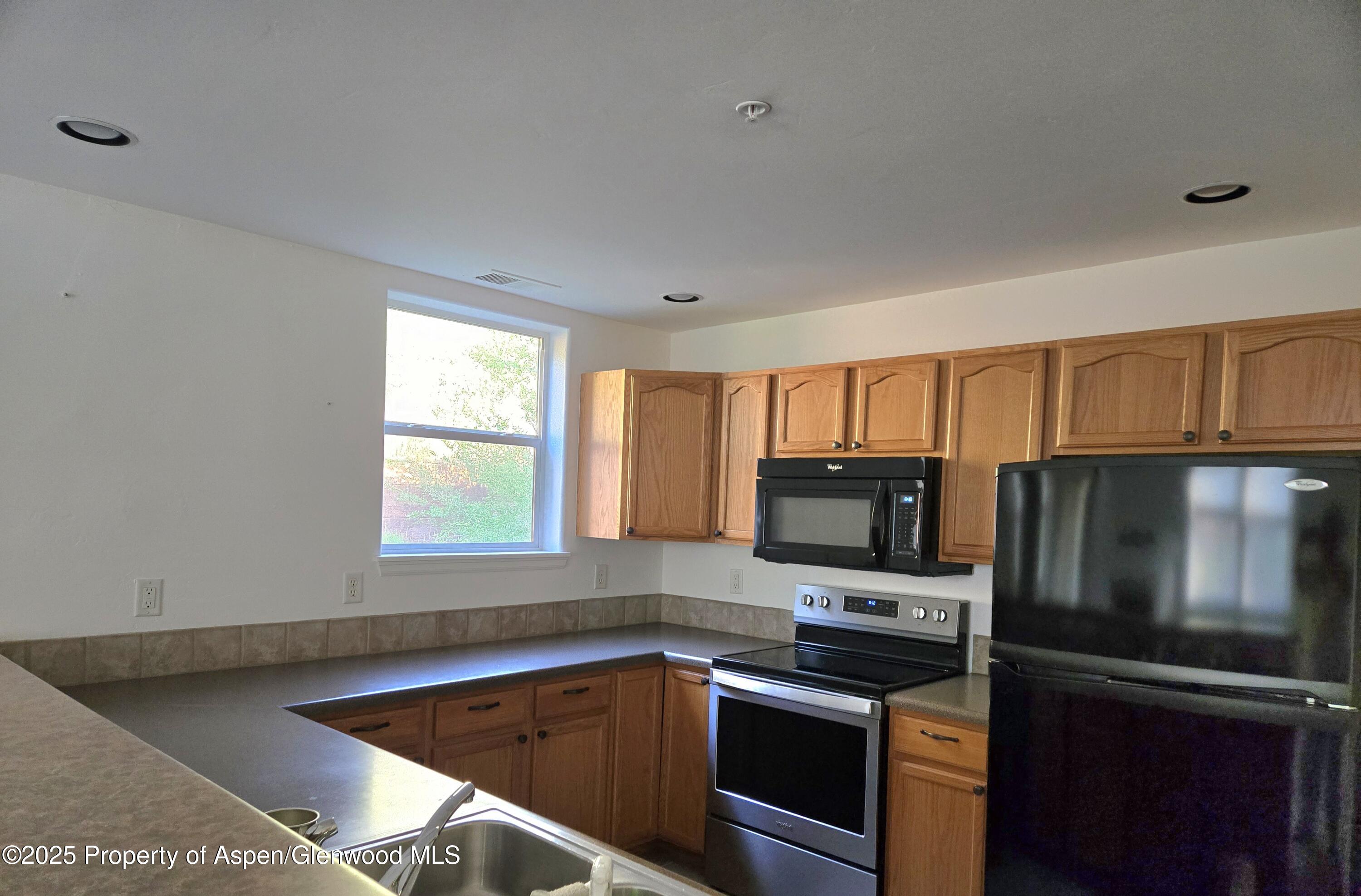 2701 Midland Avenue, 727 Property Photo 6