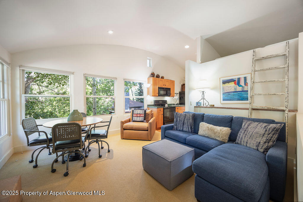 109 Neale Avenue Property Photo 11