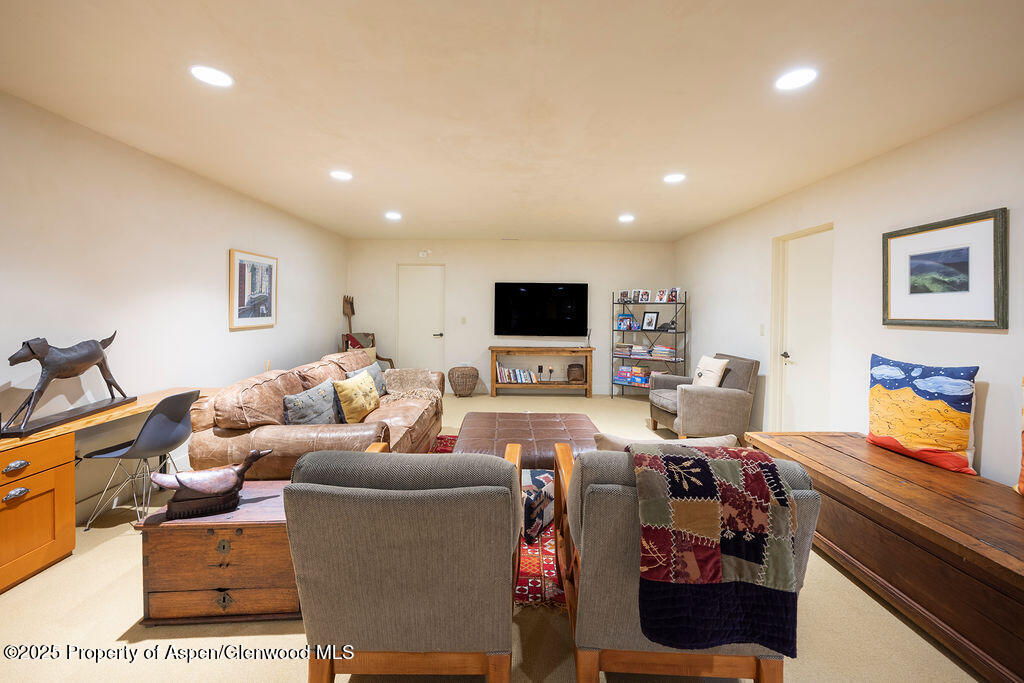 109 Neale Avenue Property Photo 27