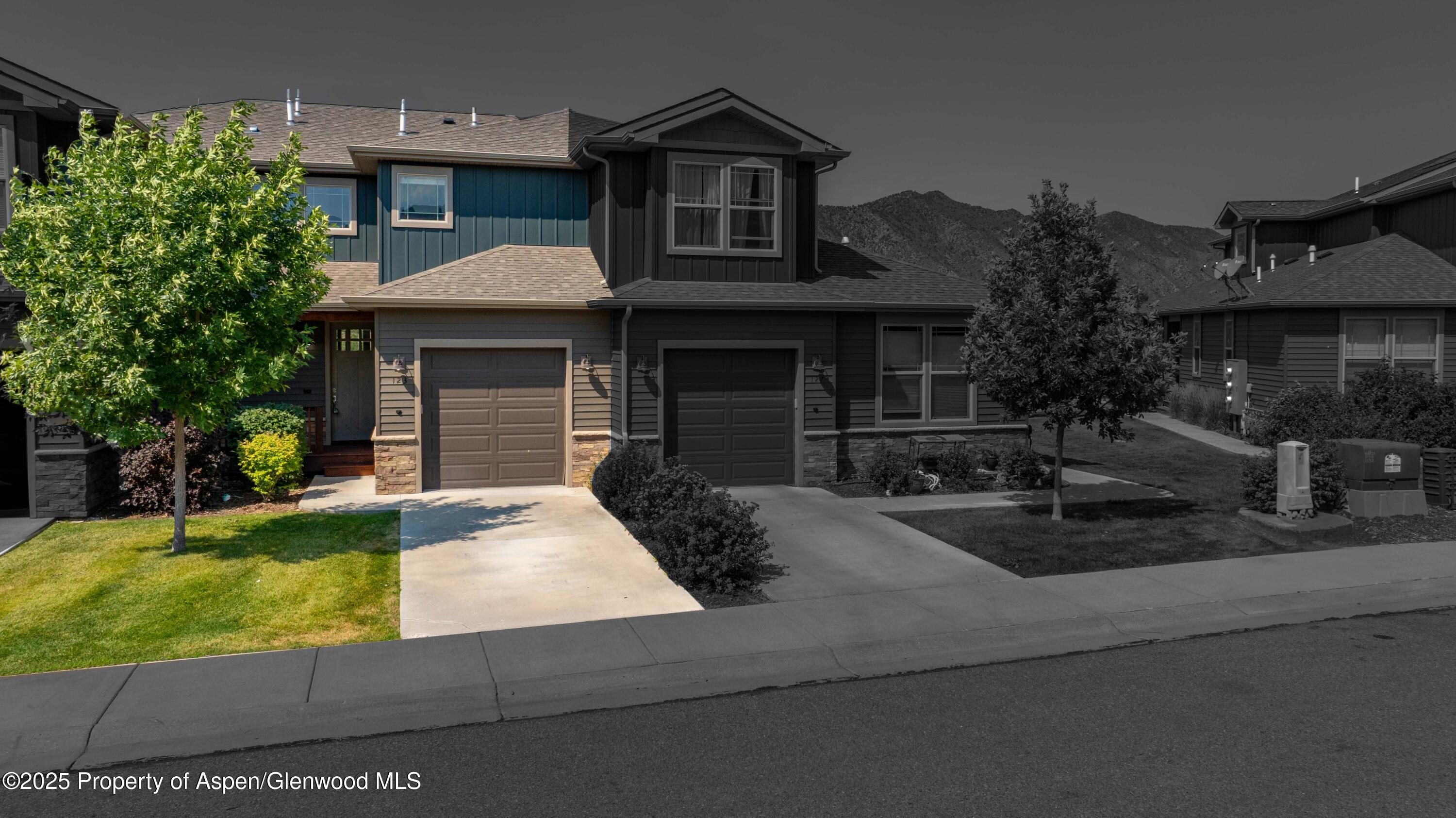 123 Redstone Drive Property Photo 2