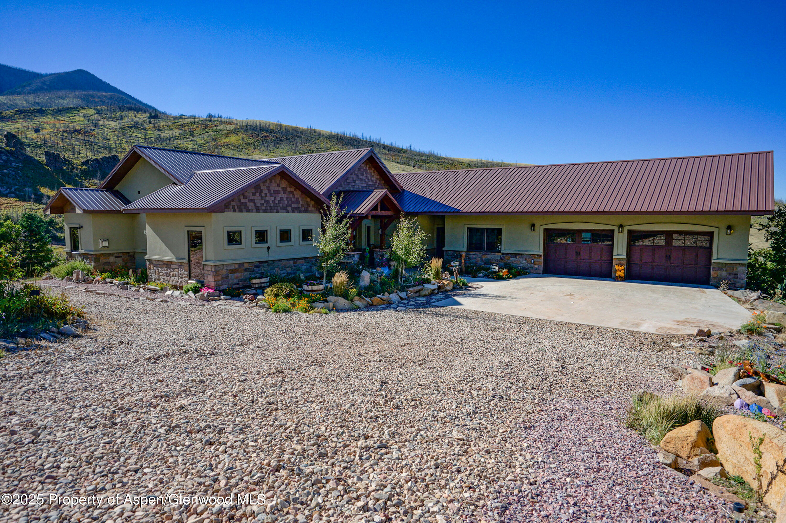 1833 Yellowstone Creek Road Property Photo 1