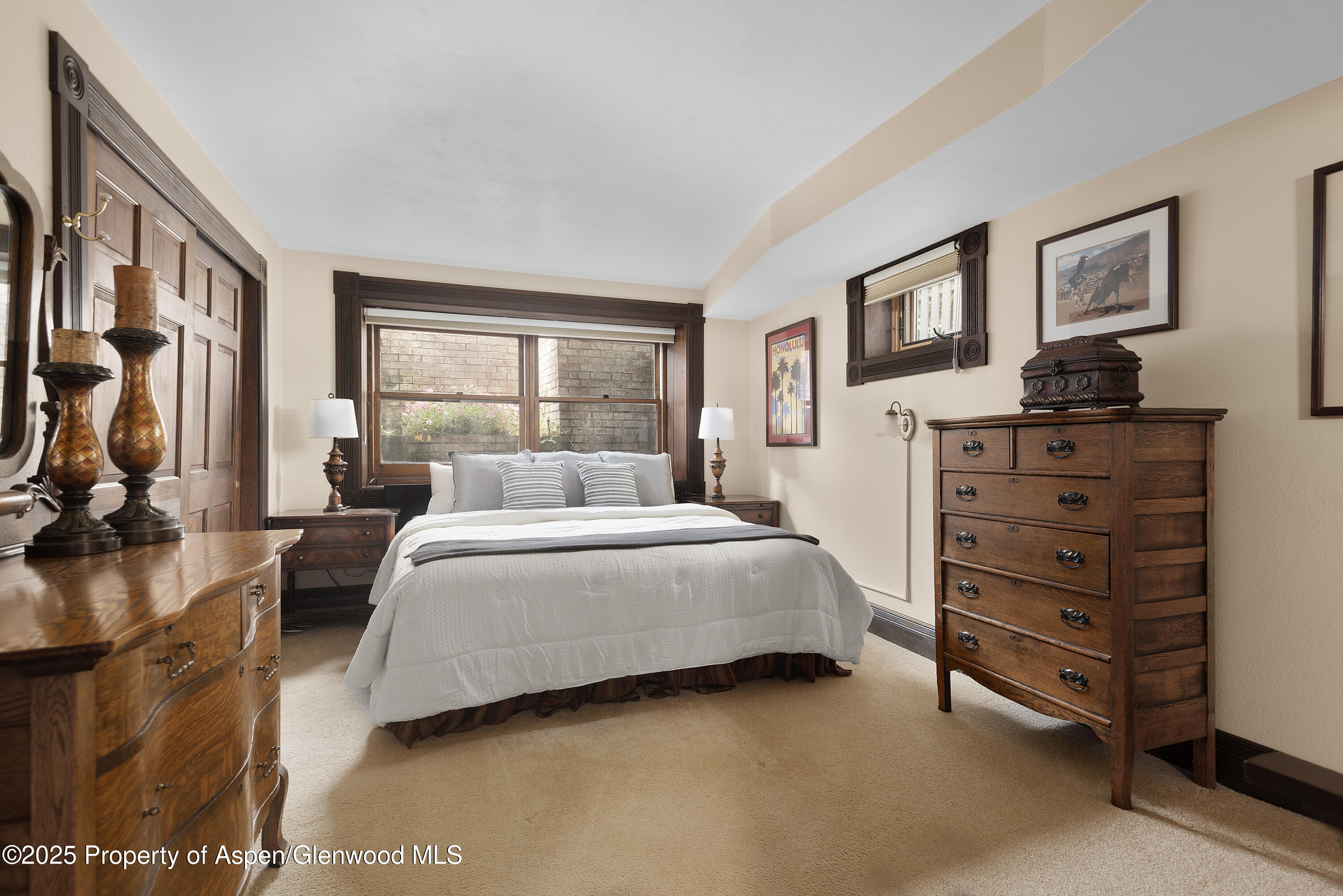 214 W Hyman Avenue Property Photo 9