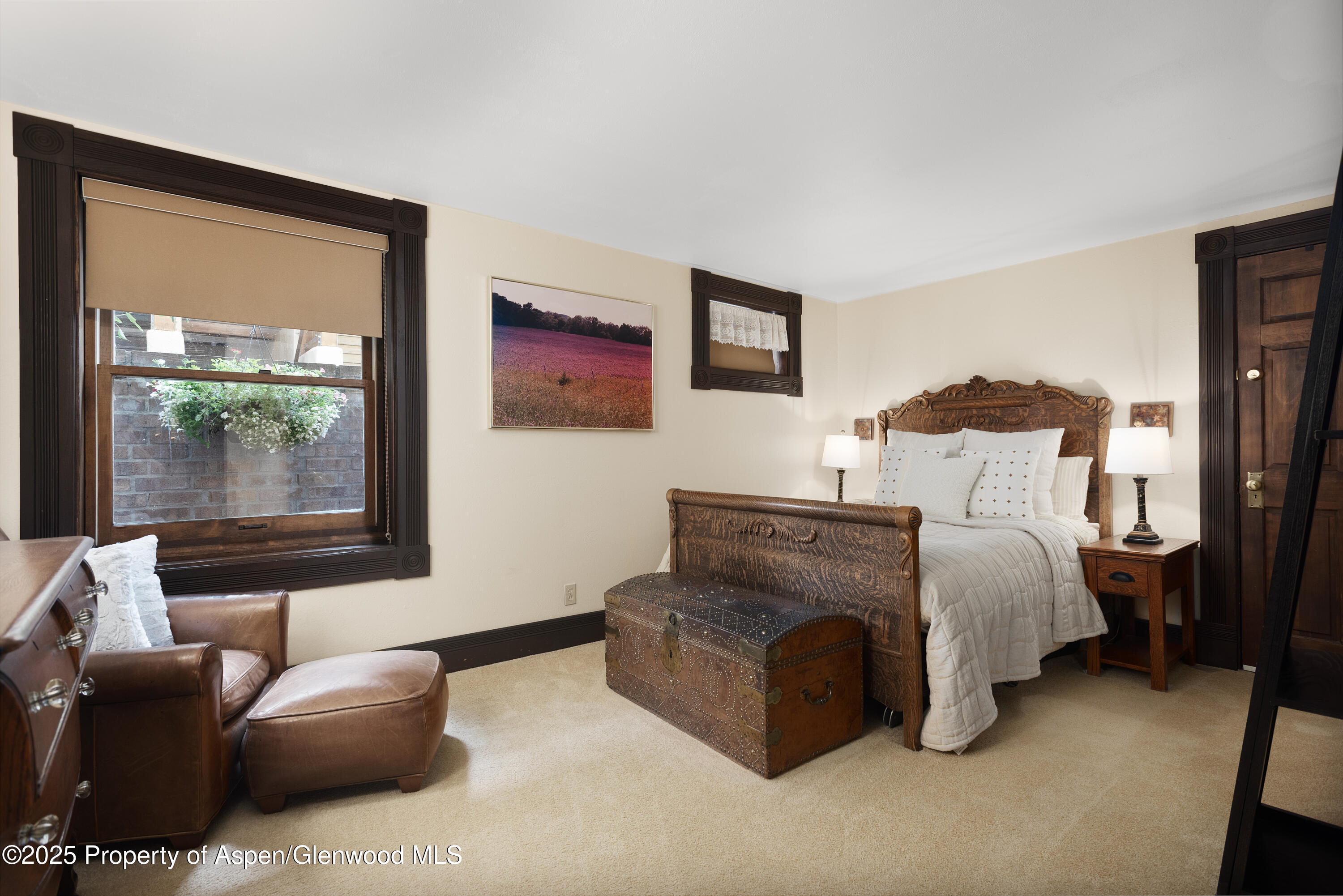 214 W Hyman Avenue Property Photo 11