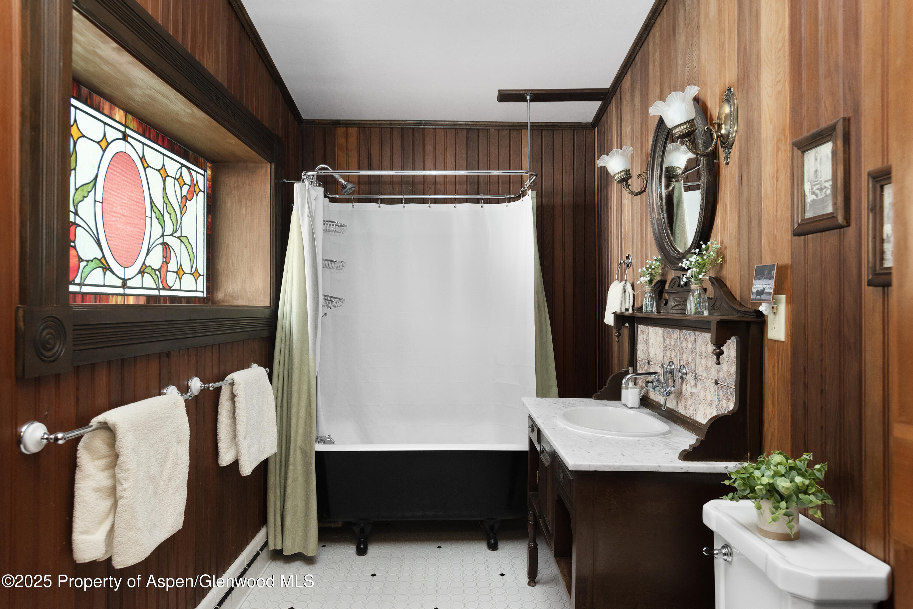 214 W Hyman Avenue Property Photo 13
