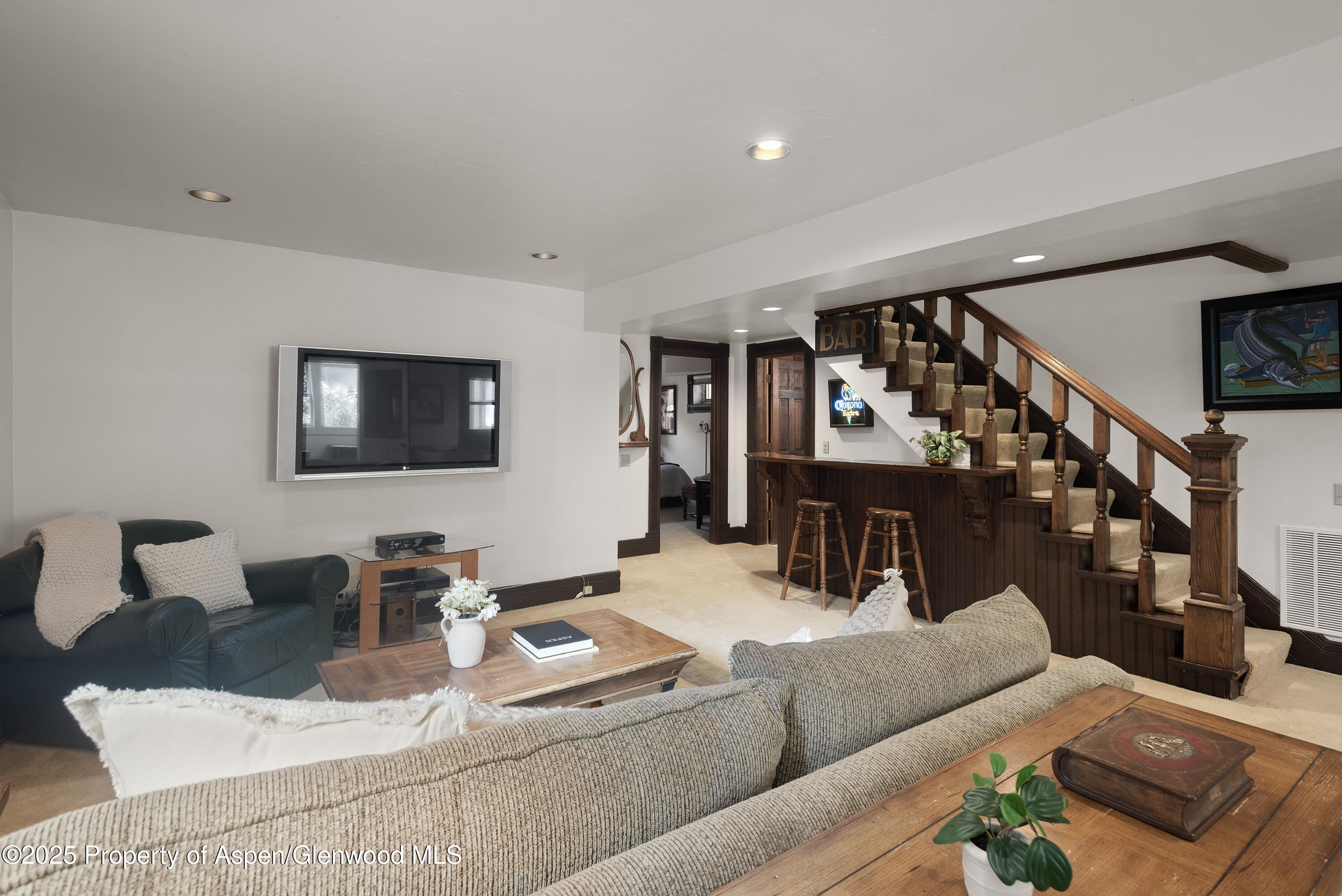 214 W Hyman Avenue Property Photo 15