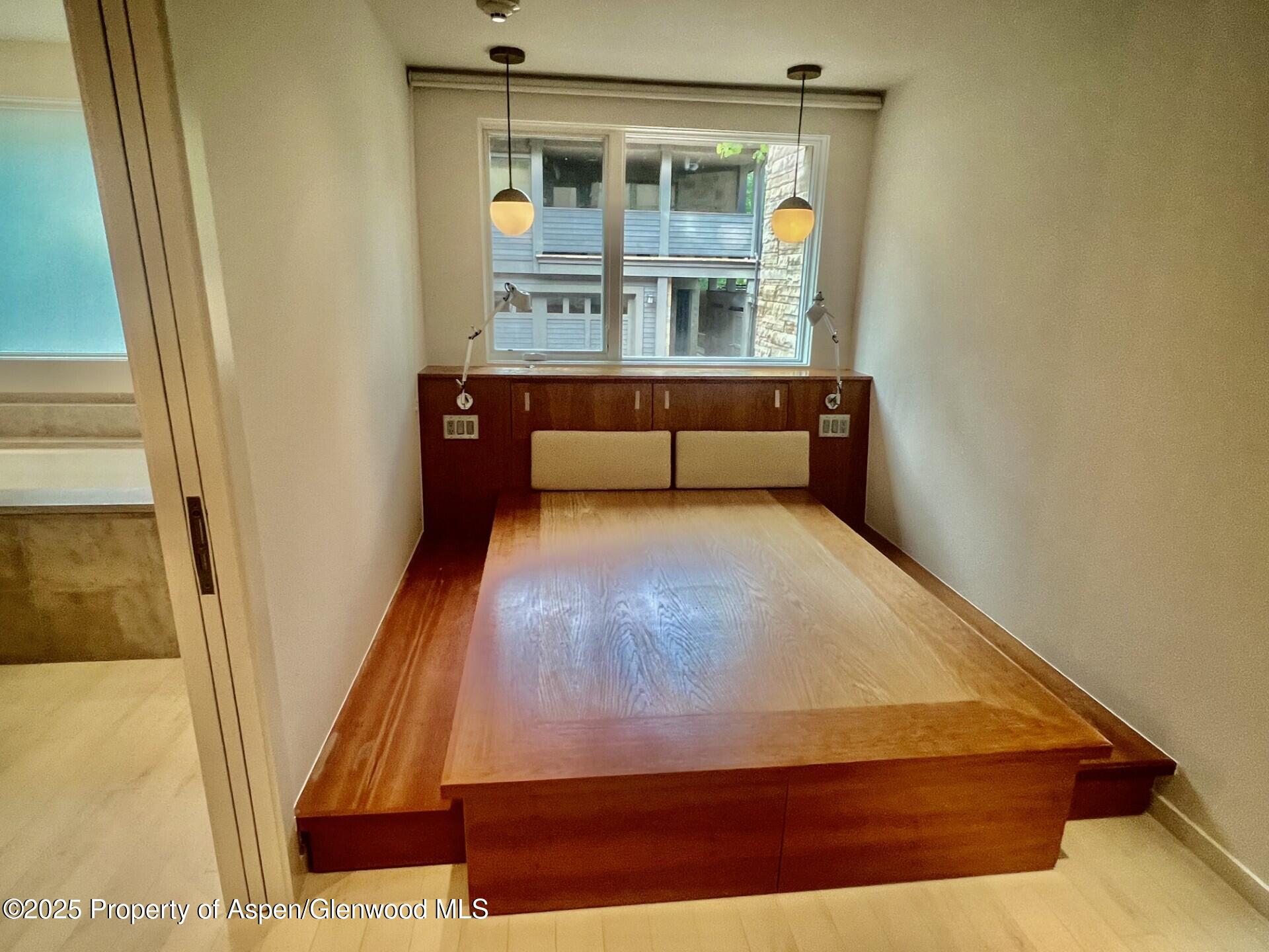 100 E Cooper Avenue, 2 Property Photo 6