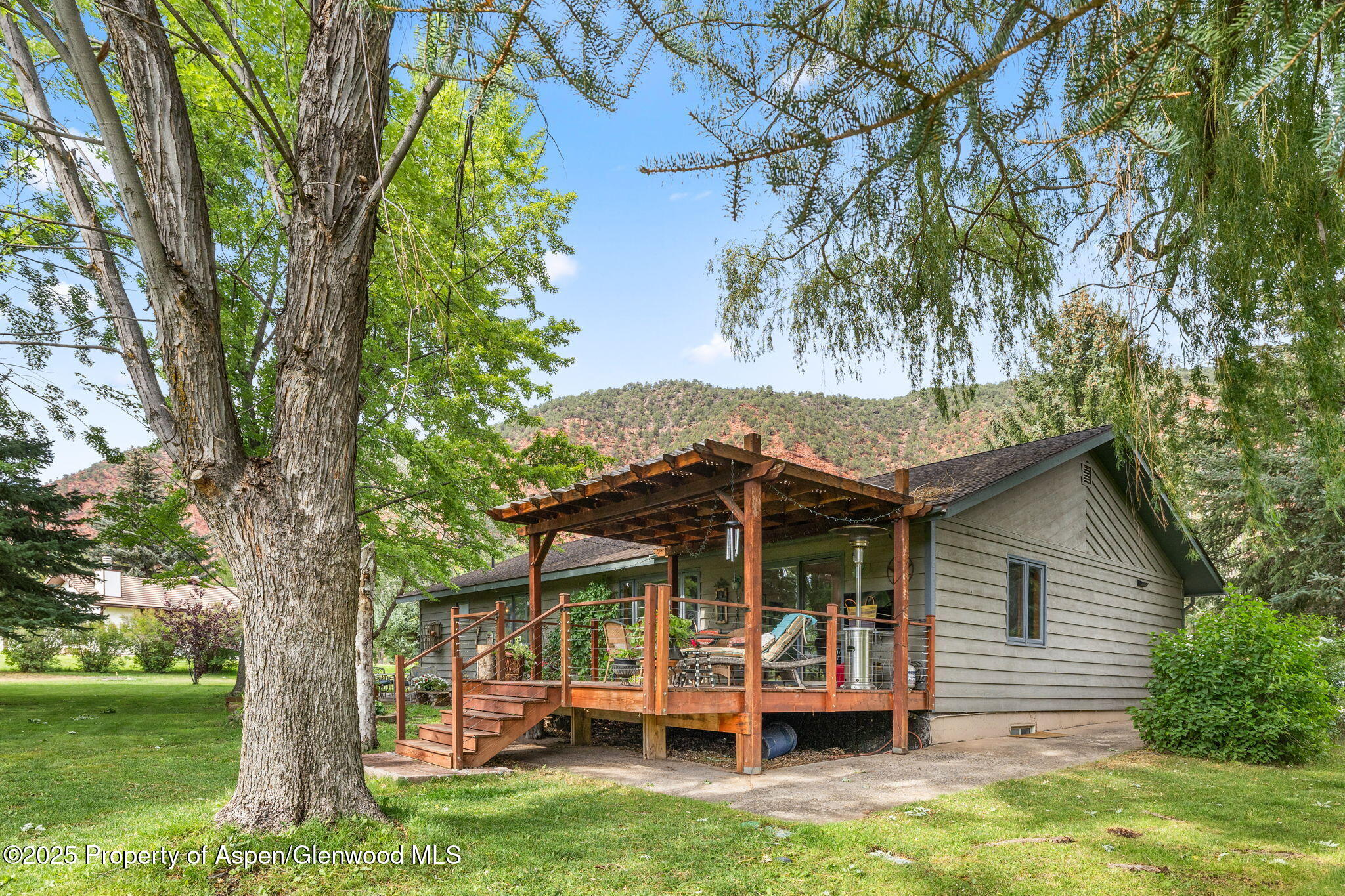 283 Meadow Lane Property Photo 1