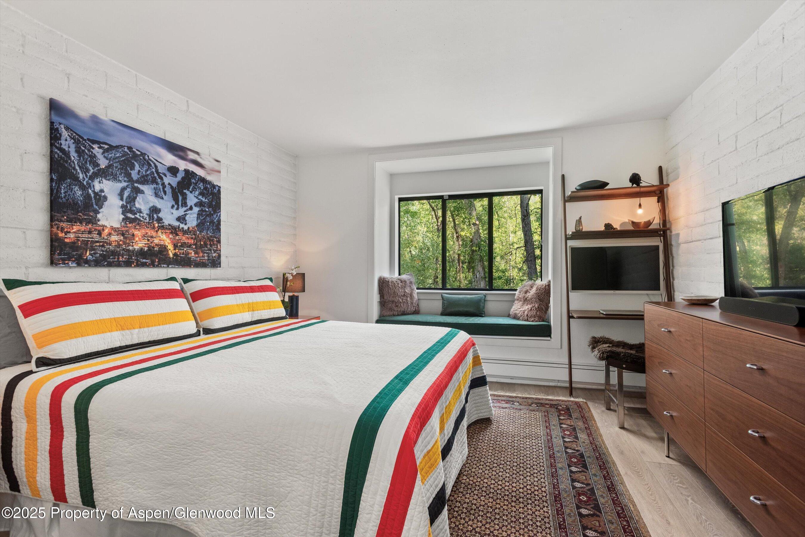 332 Vine Street Property Photo 8