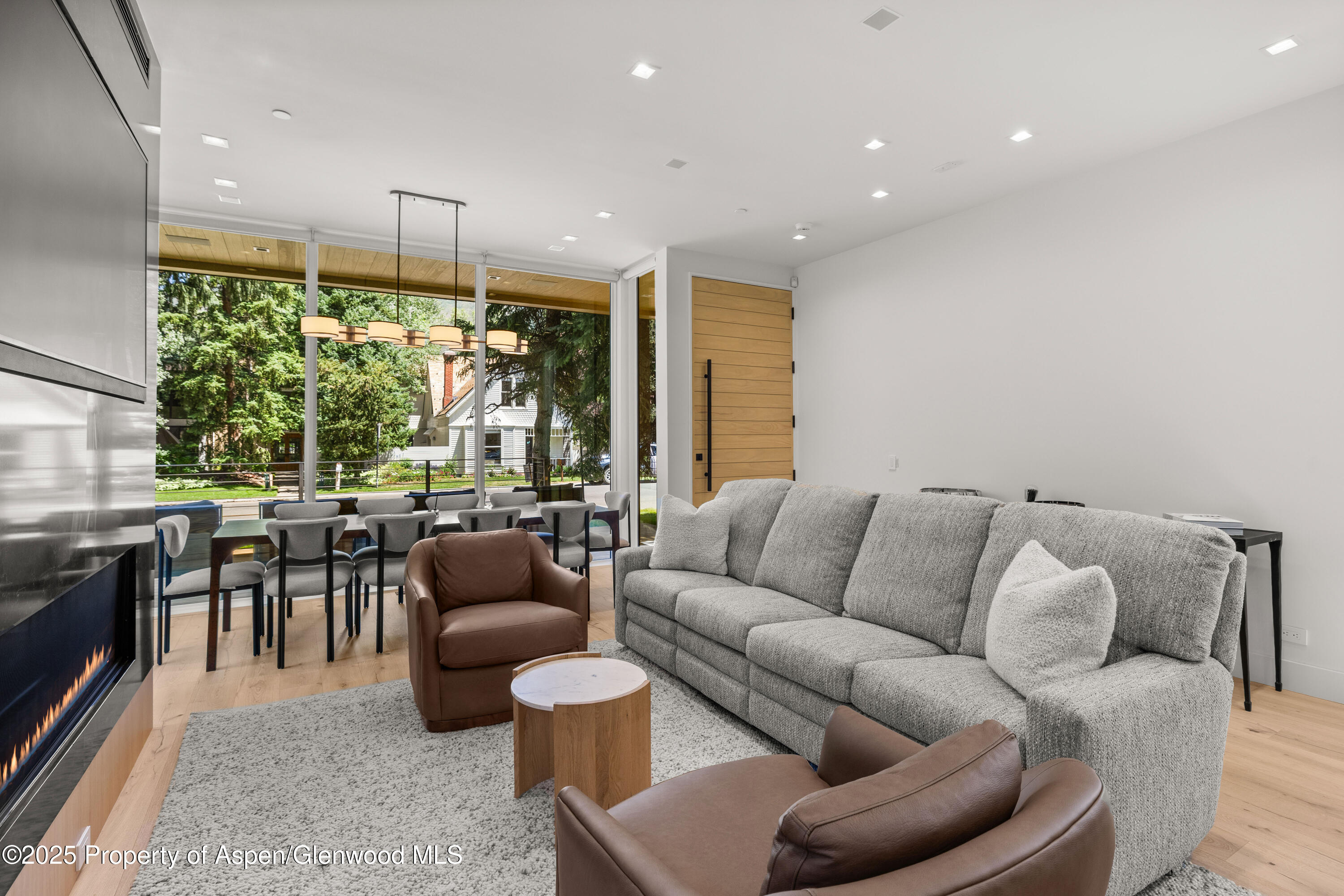 219 W Bleeker Street Property Photo 6