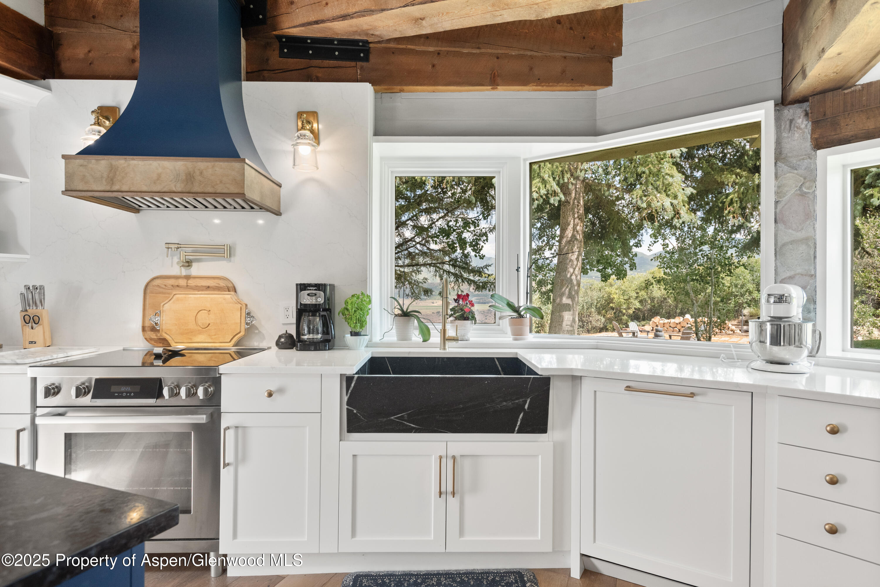 225 Solar Way Property Photo 9
