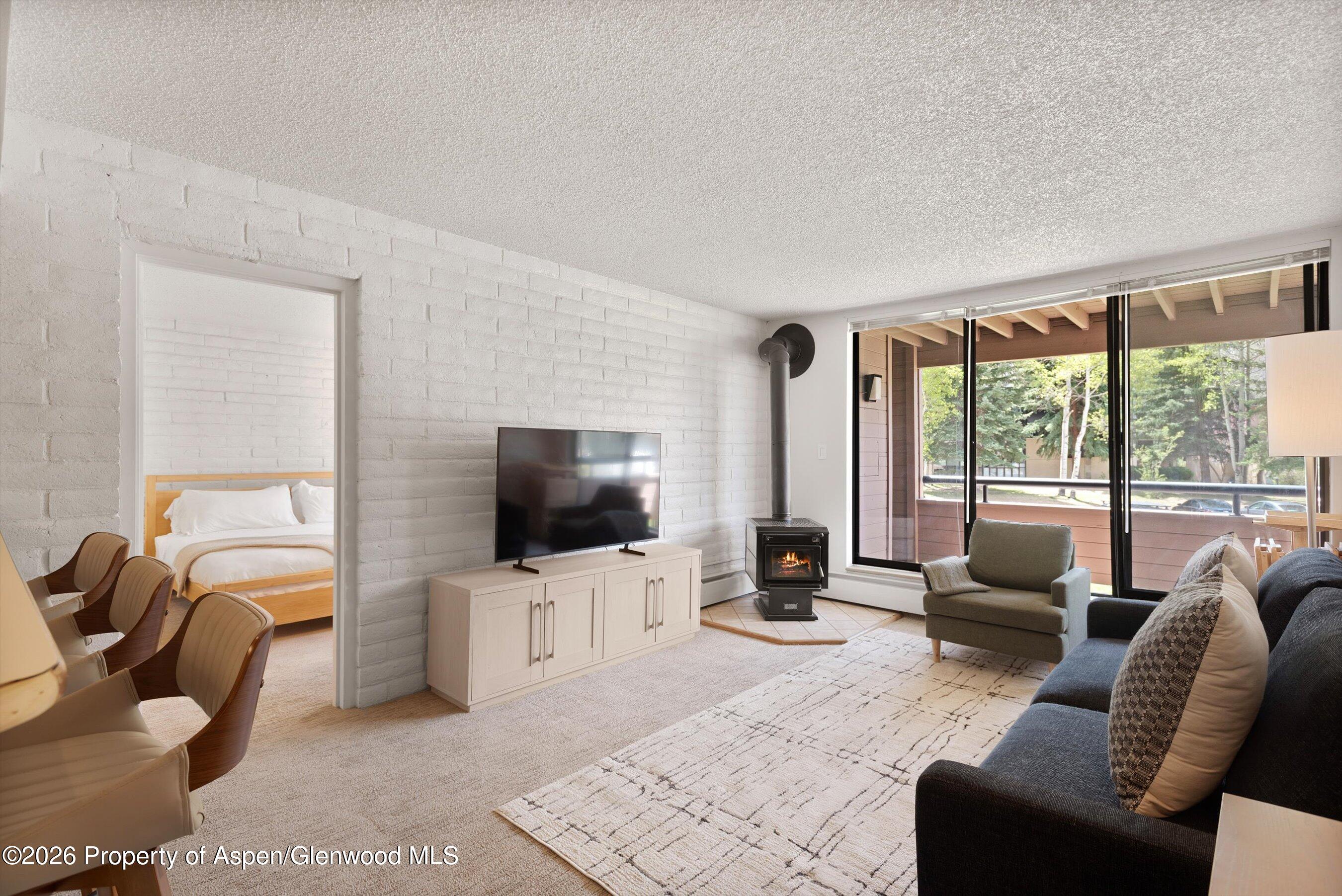 425 Vine Street 425 Property Photo 1
