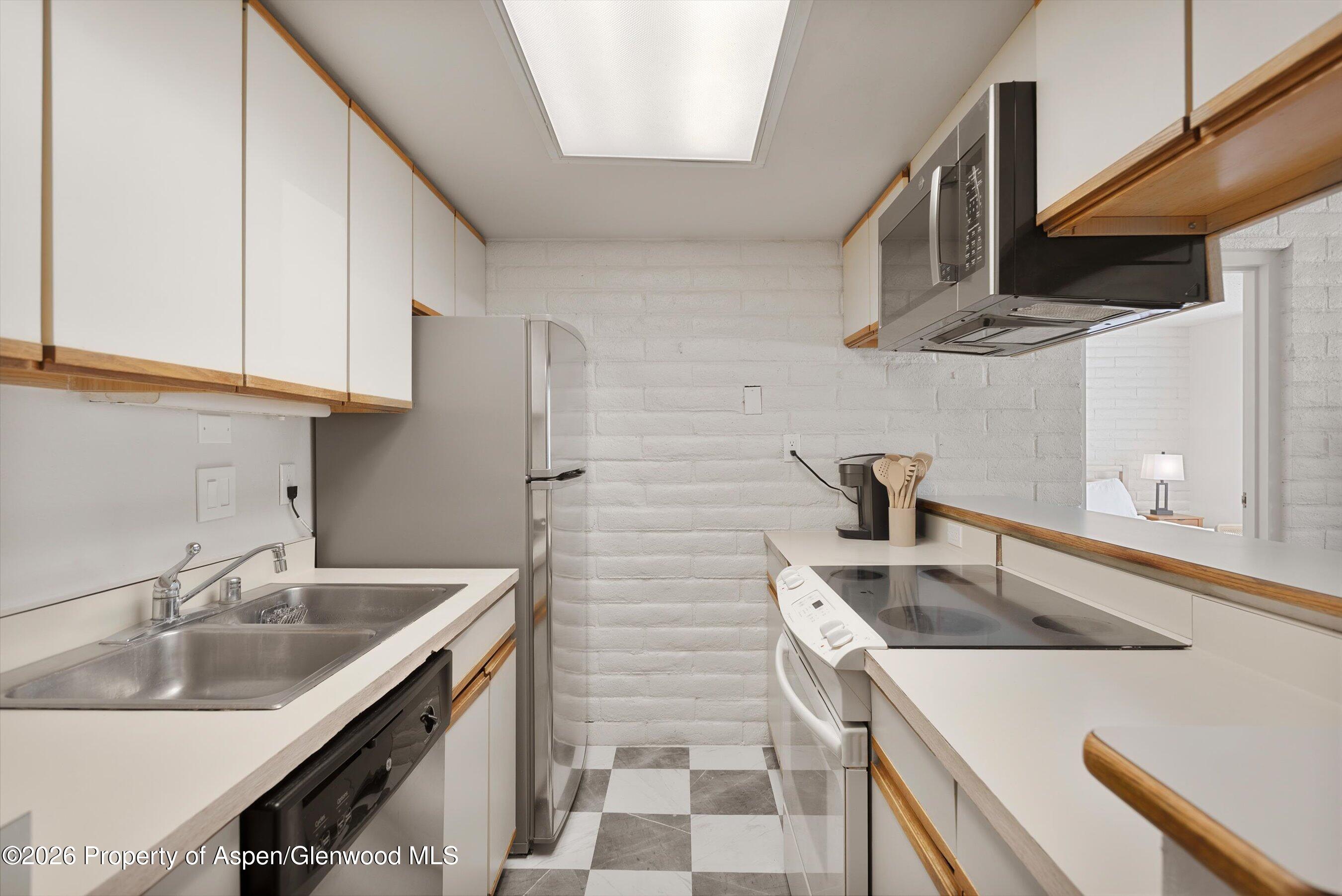 425 Vine Street 425 Property Photo 6