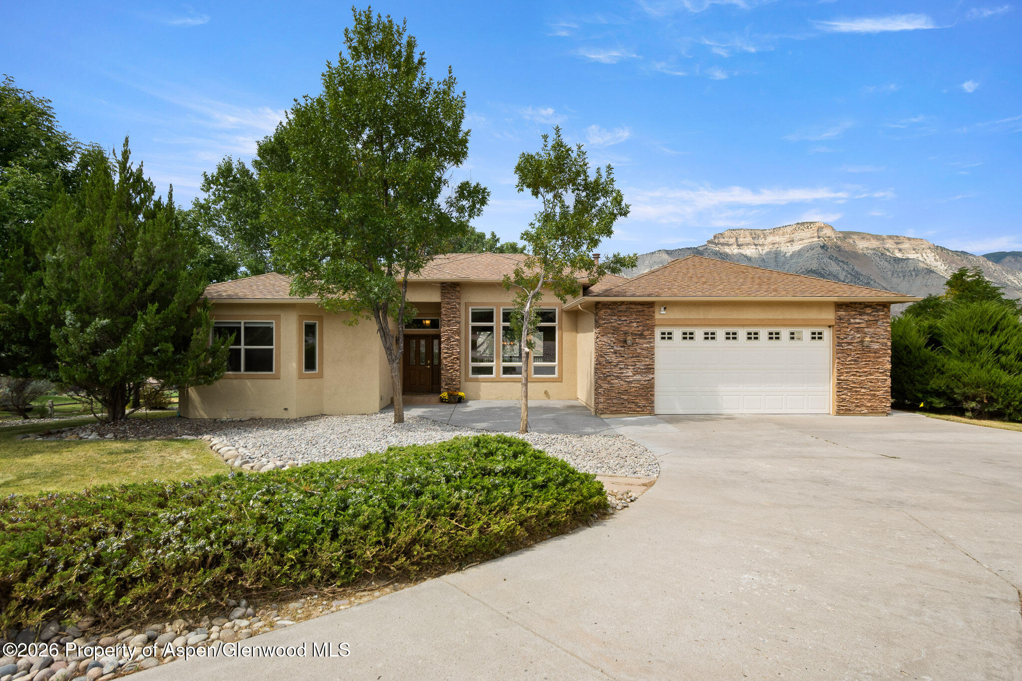31 Boulder Ridge Drive Property Photo 1