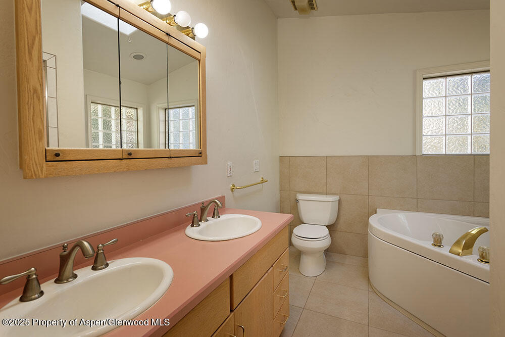 311 Midland Avenue Property Photo 7