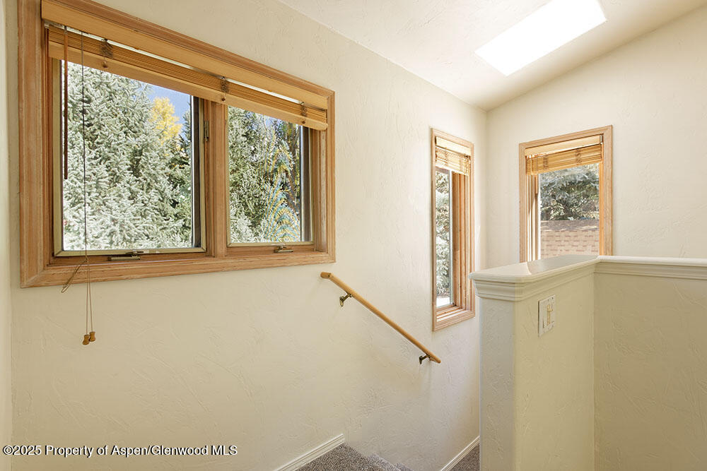 311 Midland Avenue Property Photo 9
